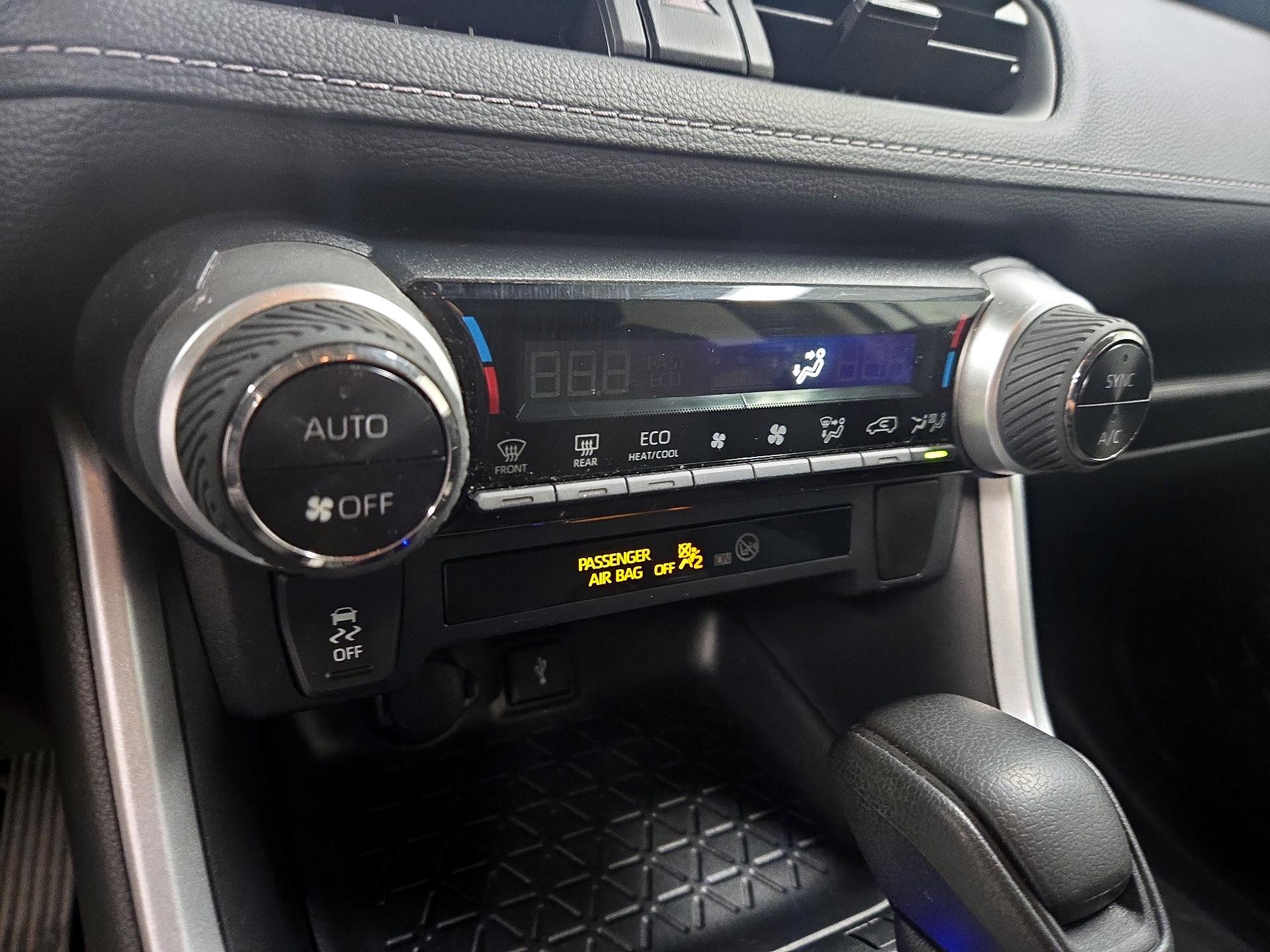 Thumbnail: 2021 Toyota RAV4 - 16