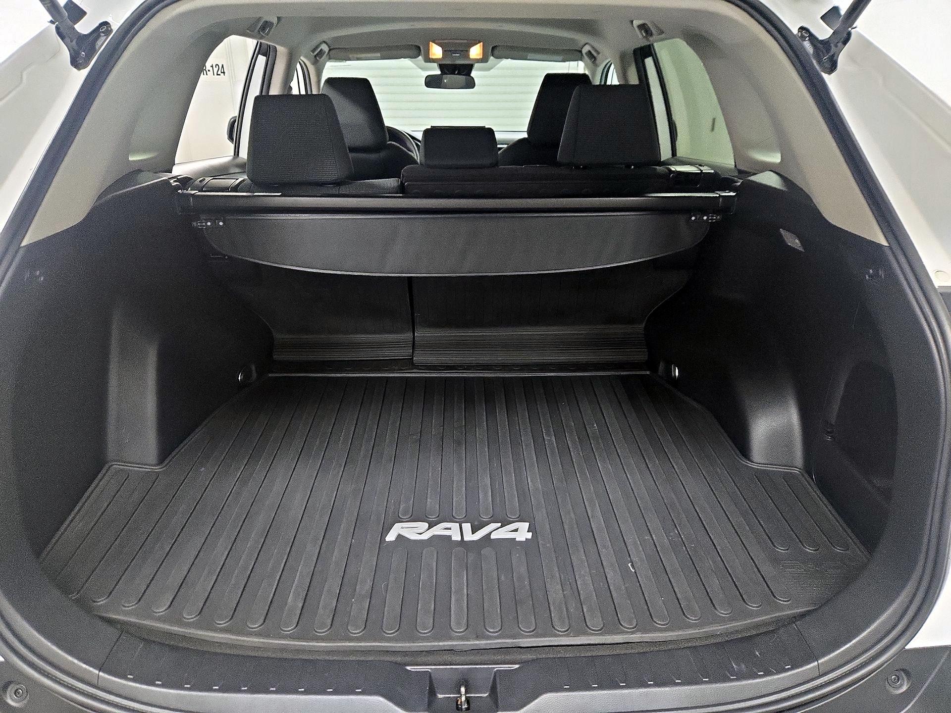 Thumbnail: 2021 Toyota RAV4 - 20