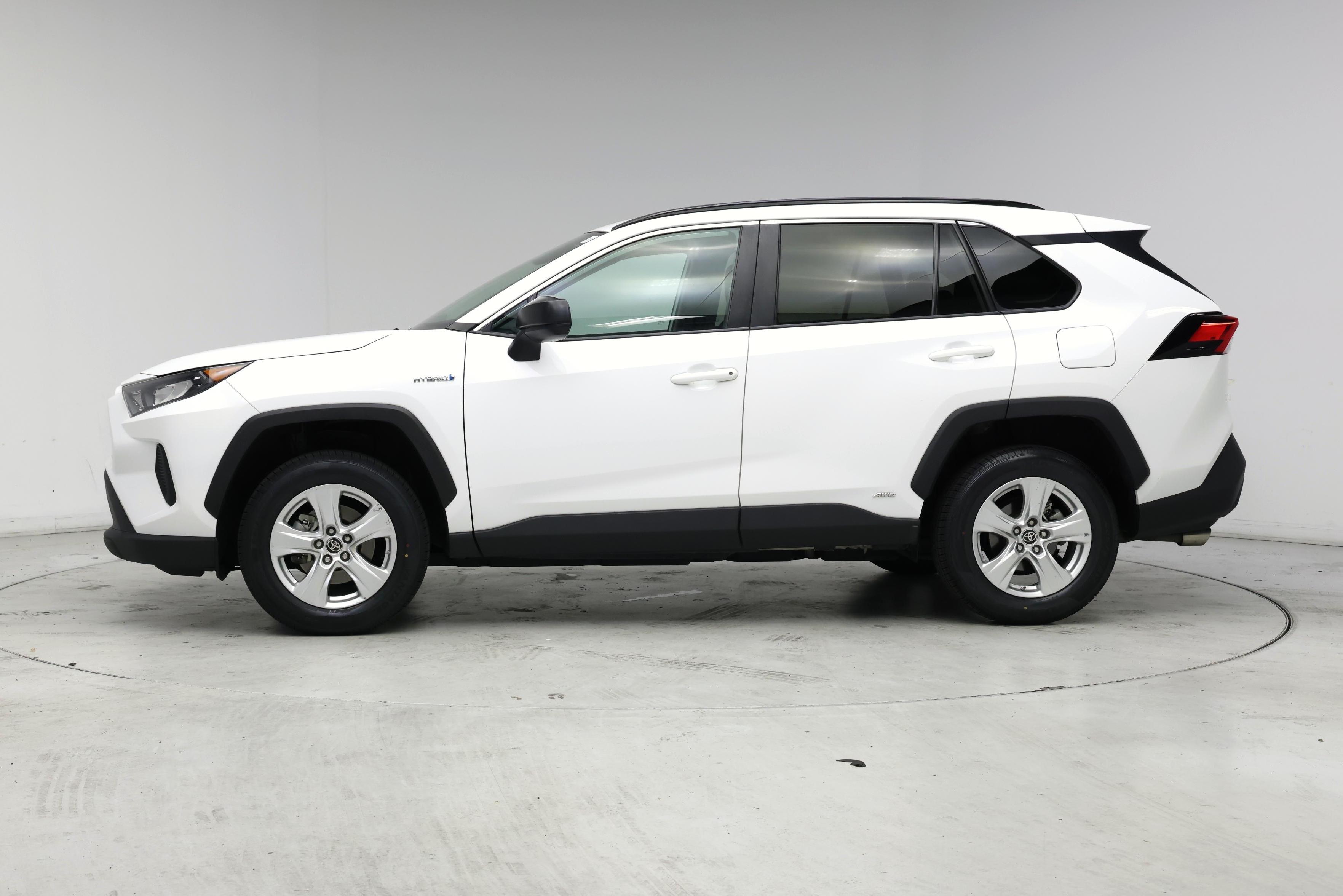 Thumbnail: 2021 Toyota RAV4 - 3