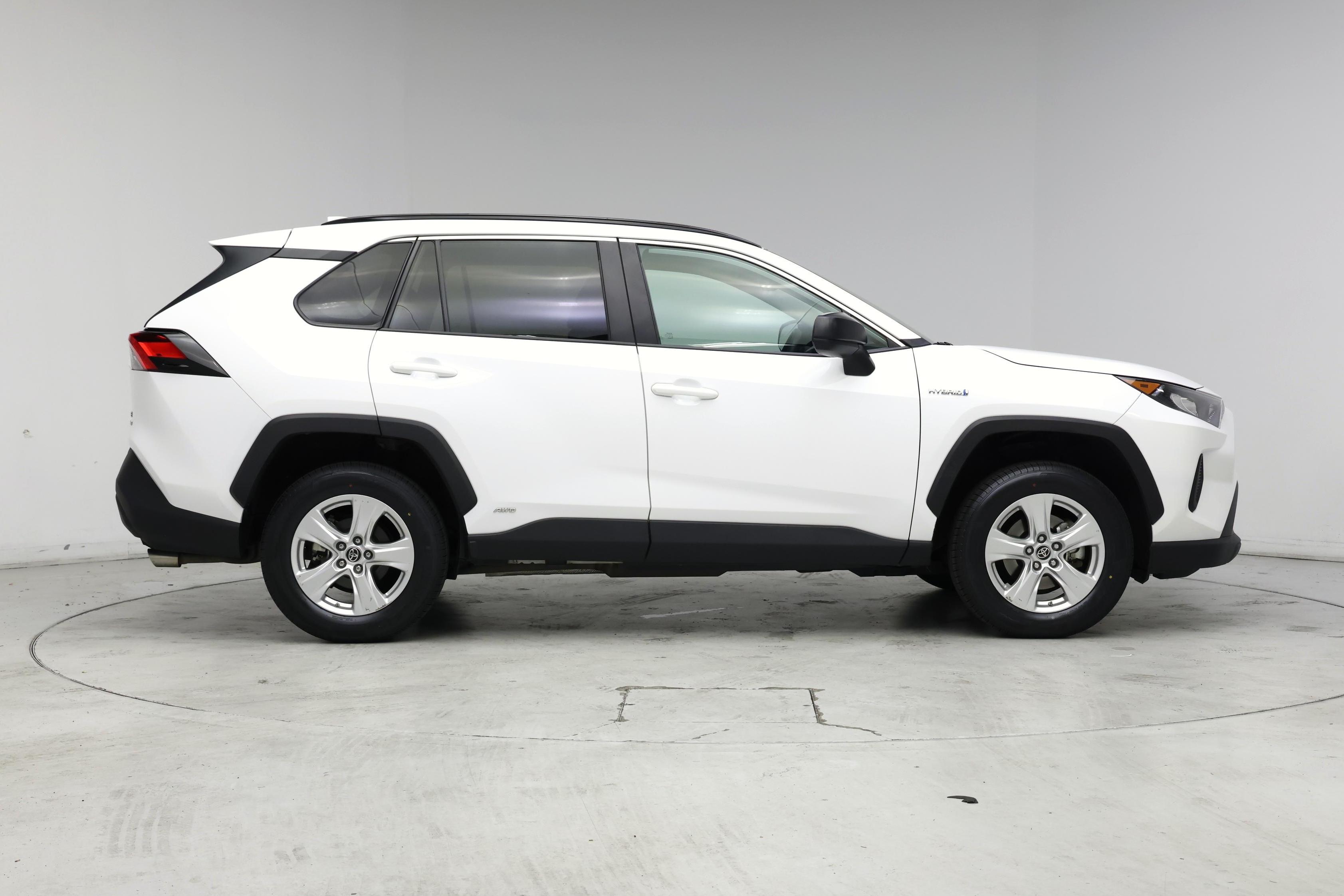 Thumbnail: 2021 Toyota RAV4 - 7