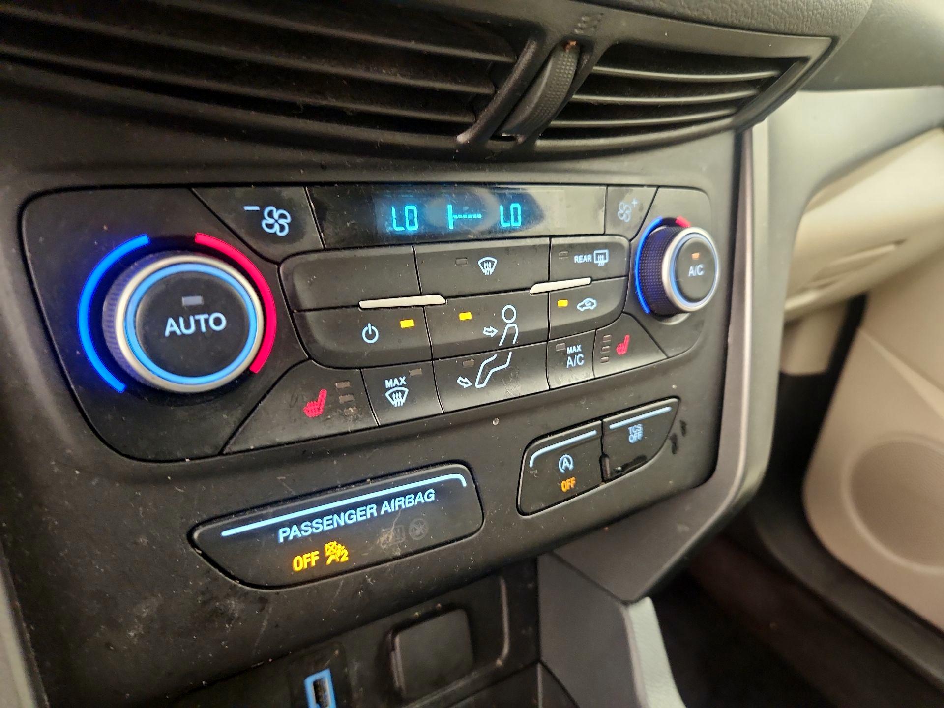Thumbnail: 2018 Ford Escape - 16