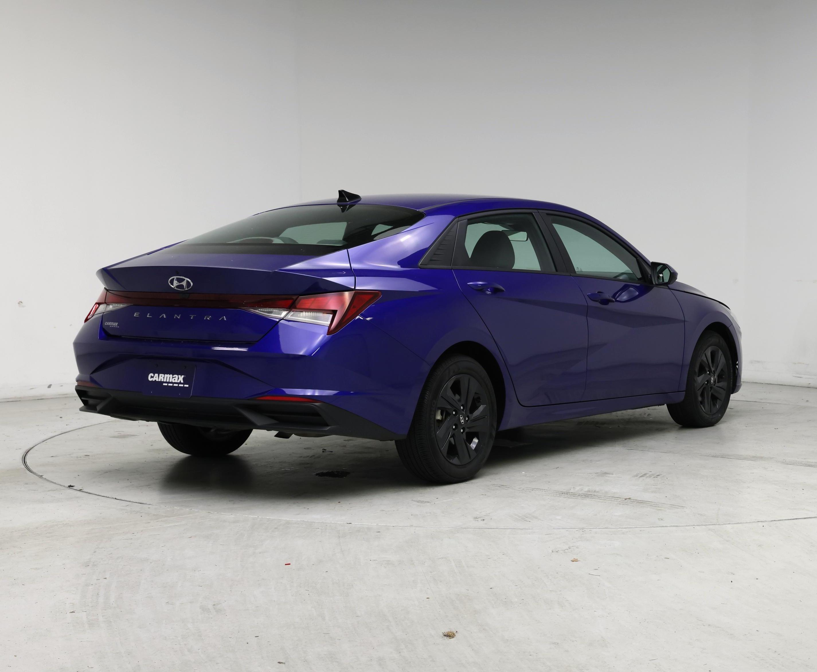 Thumbnail: 2023 Hyundai Elantra - 8