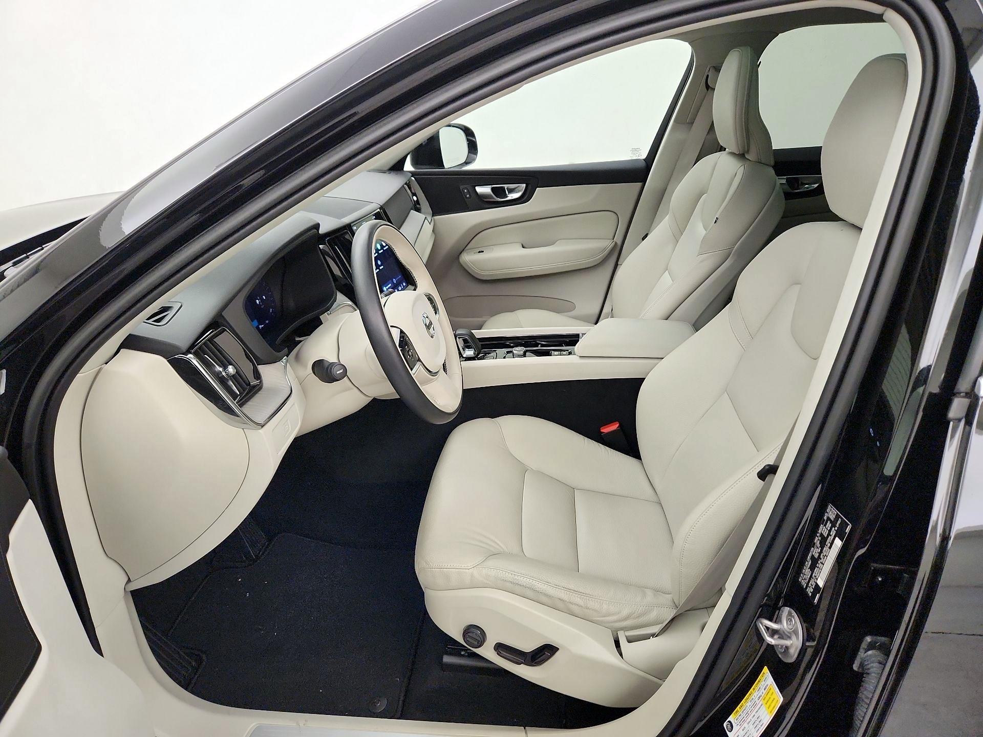 Thumbnail: 2023 Volvo XC60 - 11