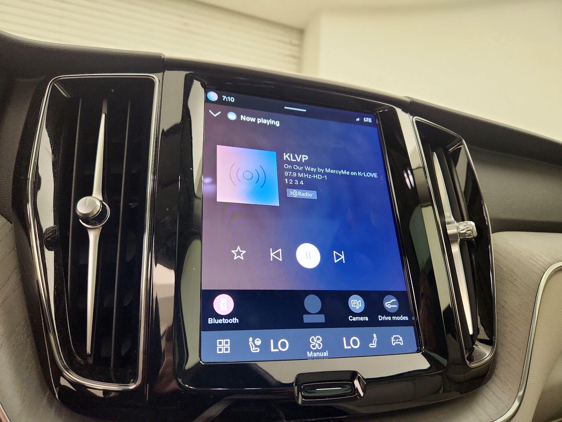 Thumbnail: 2023 Volvo XC60 - 15