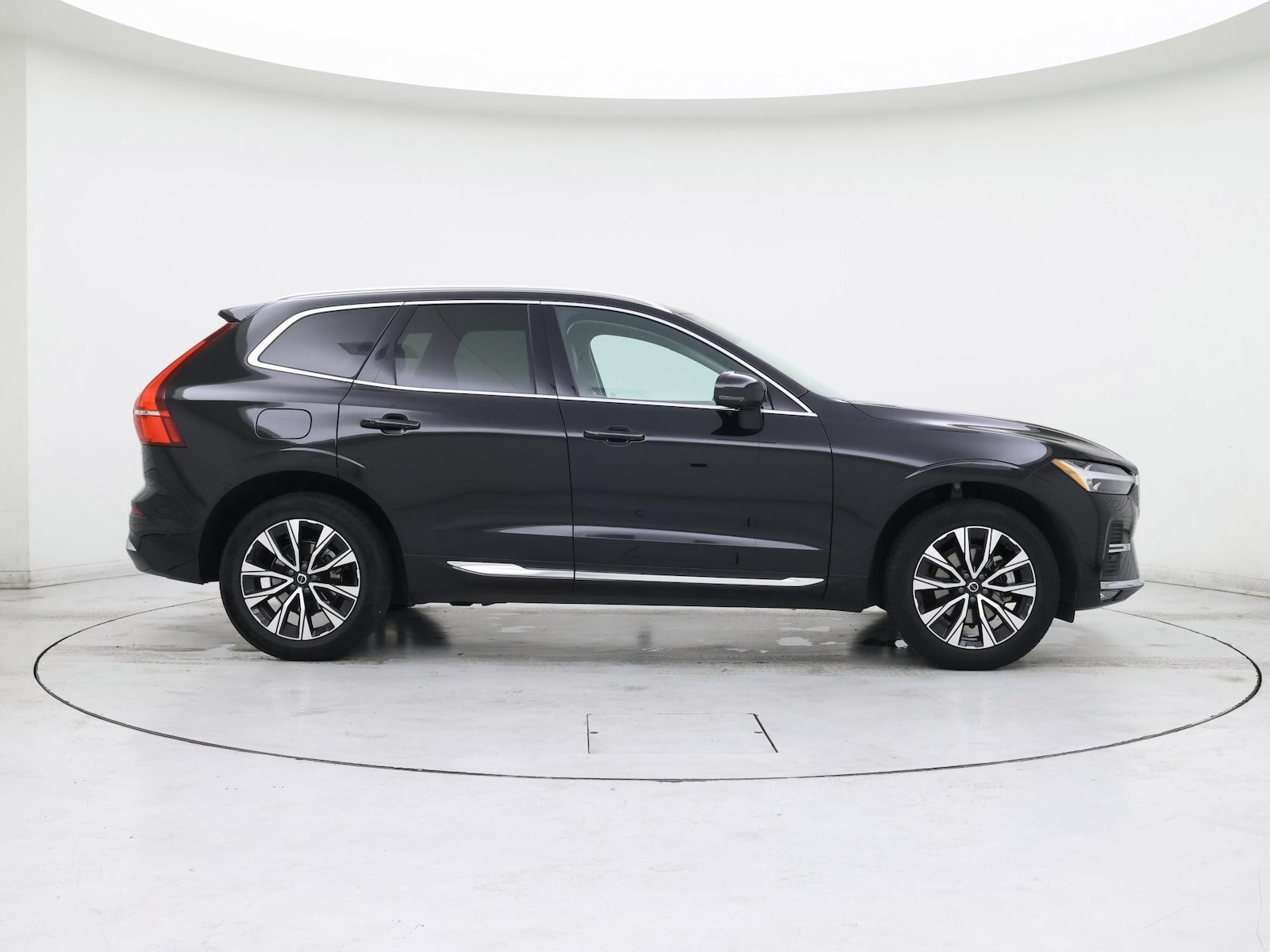 2023 Volvo XC60 Plus - Photo 8