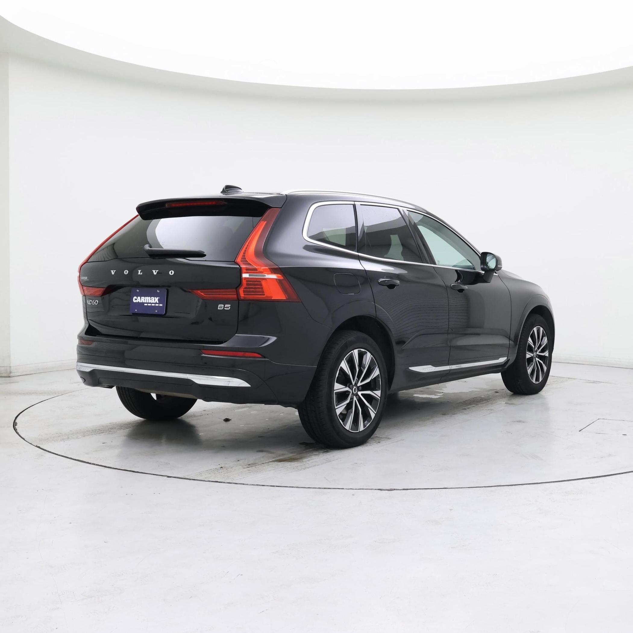 Thumbnail: 2023 Volvo XC60 - 8