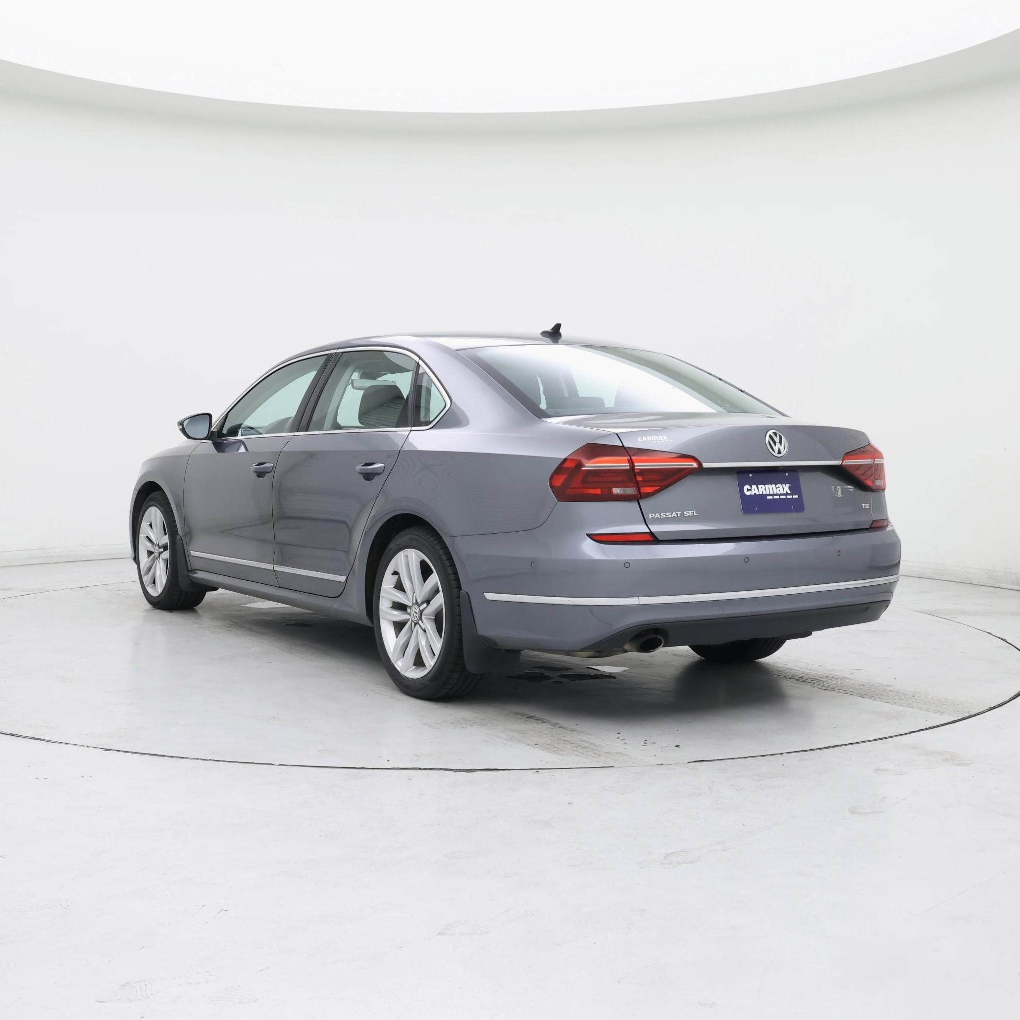 Thumbnail: 2017 Volkswagen Passat - 2