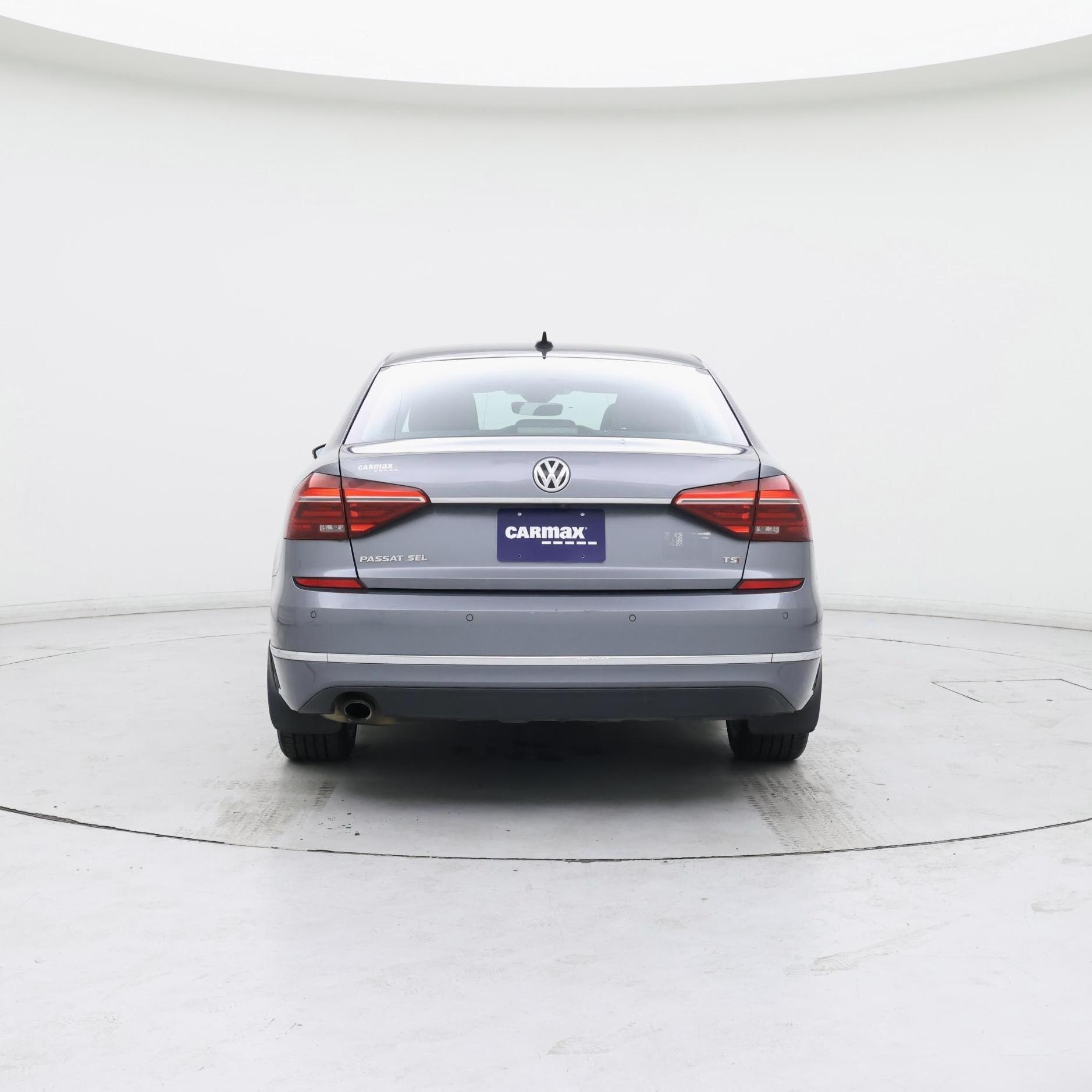 Thumbnail: 2017 Volkswagen Passat - 6