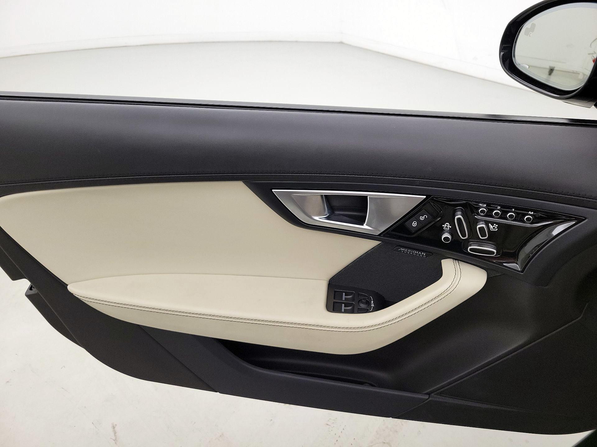 Thumbnail: 2016 Jaguar F-Type - 12