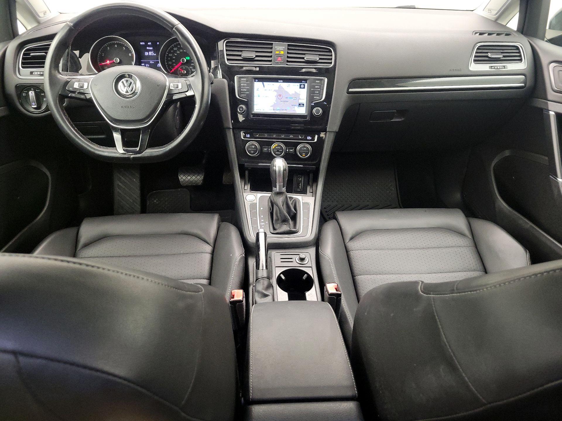 Thumbnail: 2017 Volkswagen Golf - 9