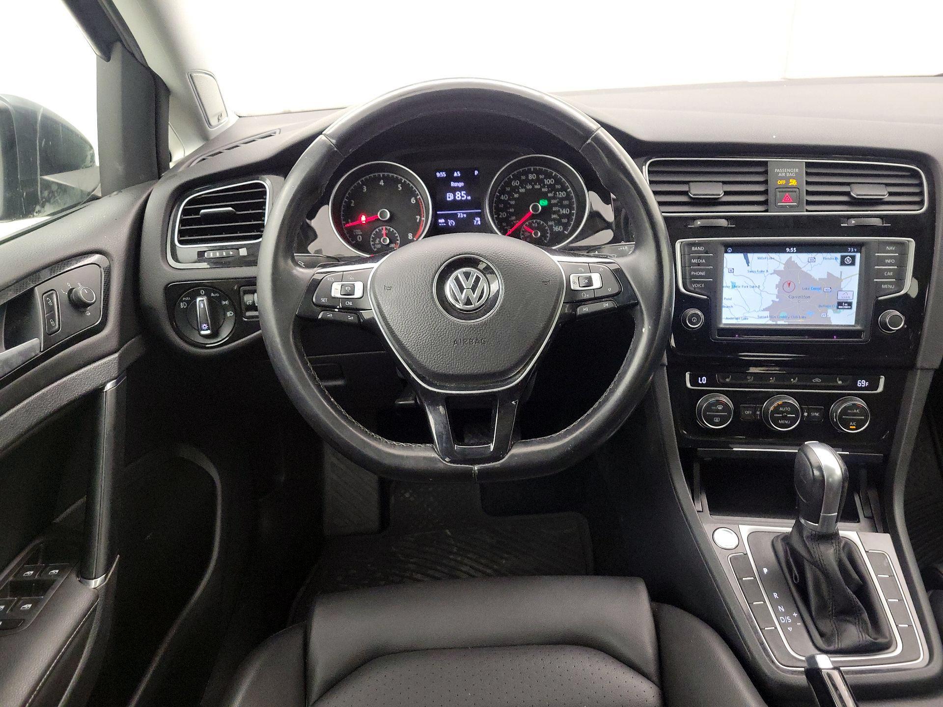 Thumbnail: 2017 Volkswagen Golf - 10