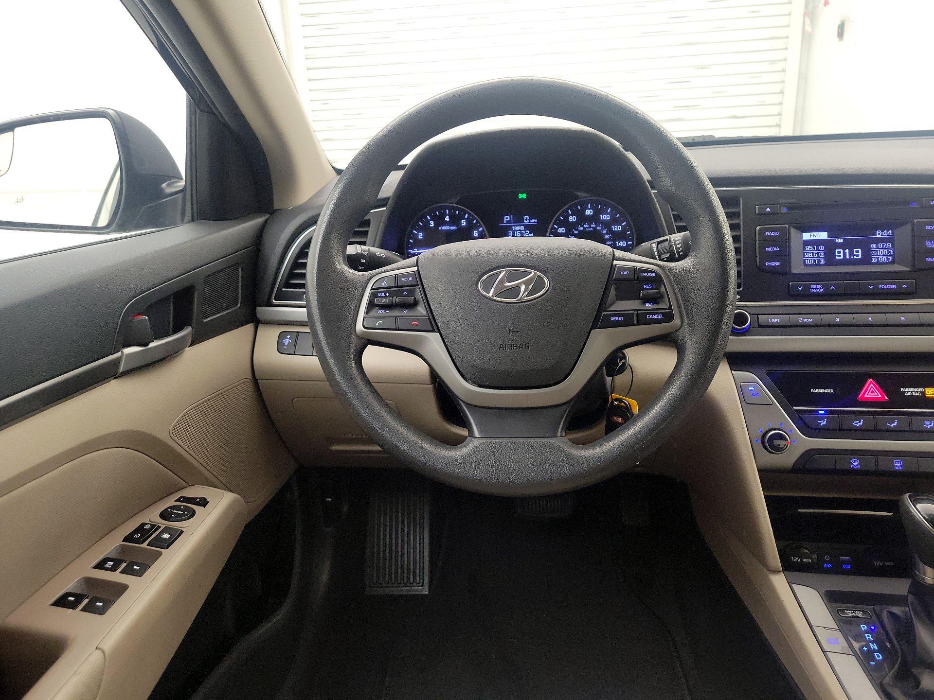 Thumbnail: 2018 Hyundai Elantra - 10