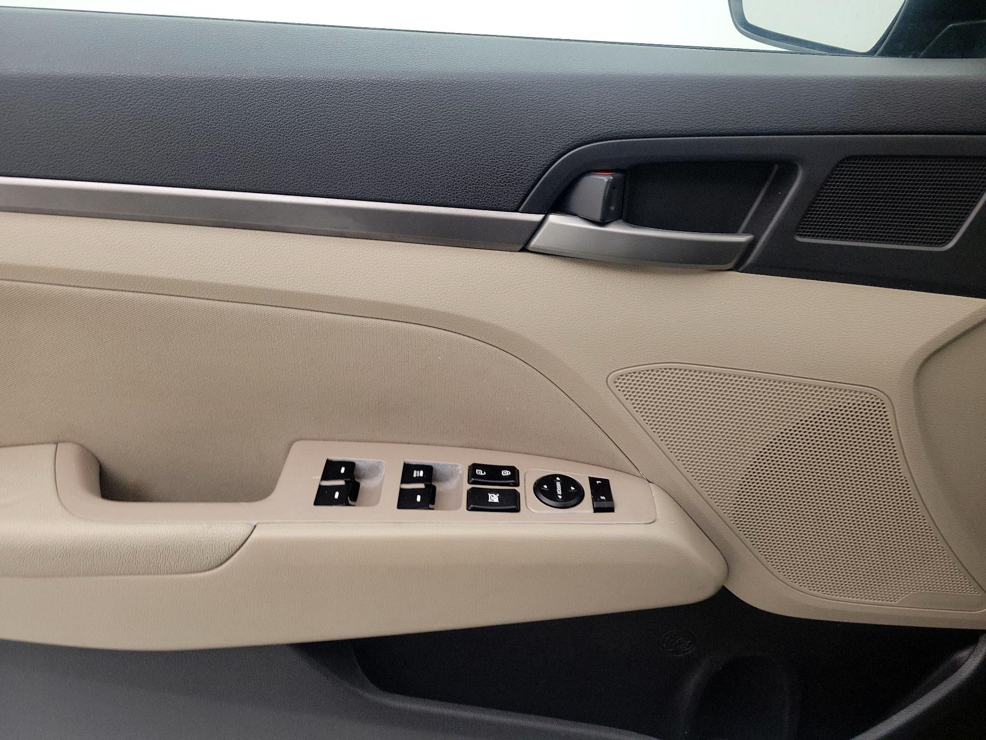 Thumbnail: 2018 Hyundai Elantra - 12