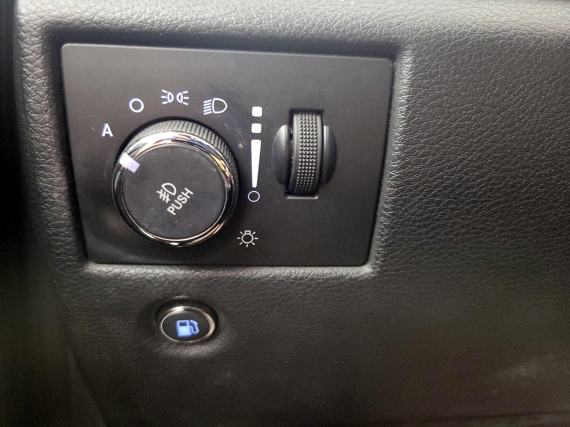 Thumbnail: 2014 Jeep Grand Cherokee - 13