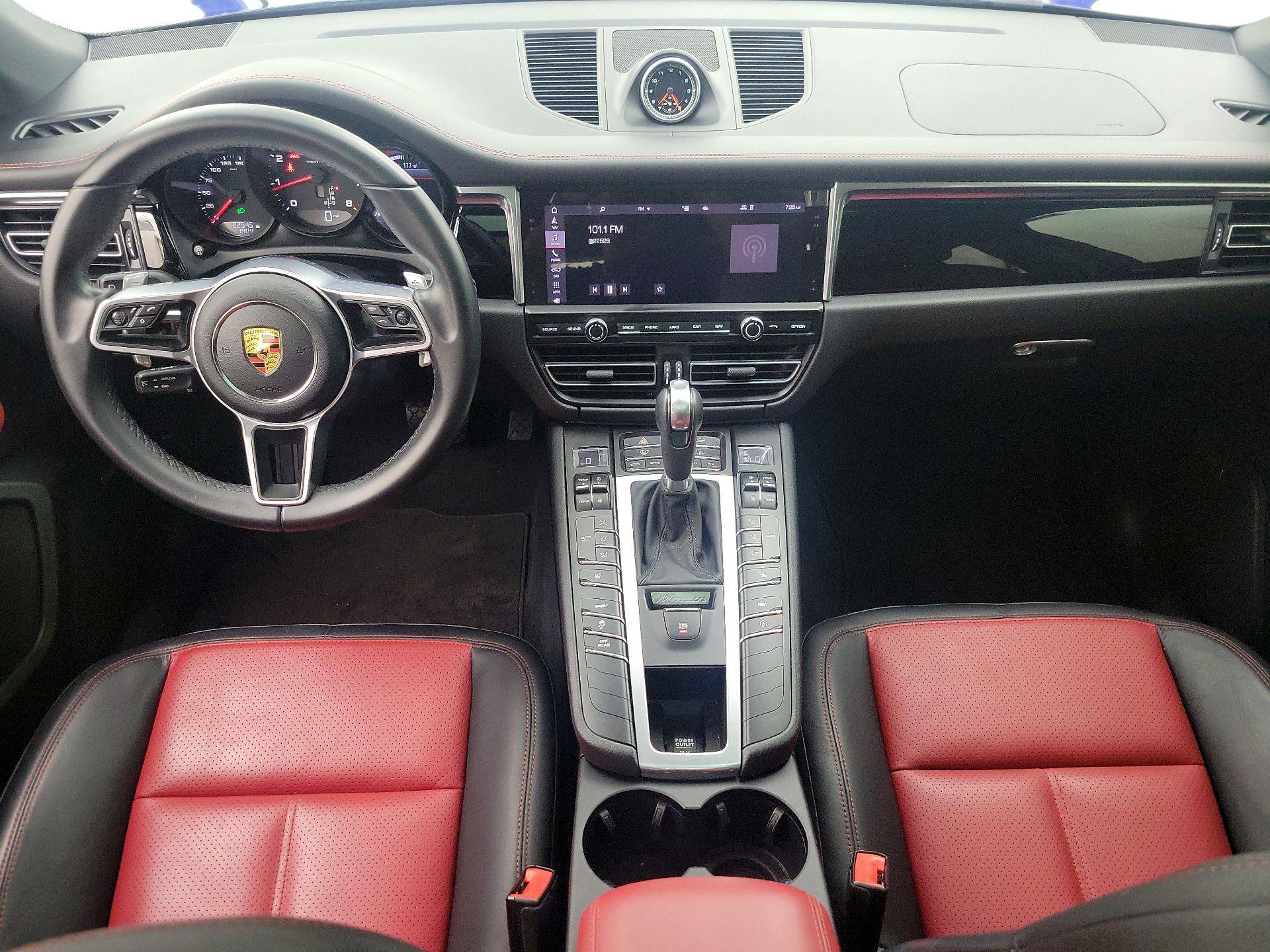 Thumbnail: 2021 Porsche Macan - 9