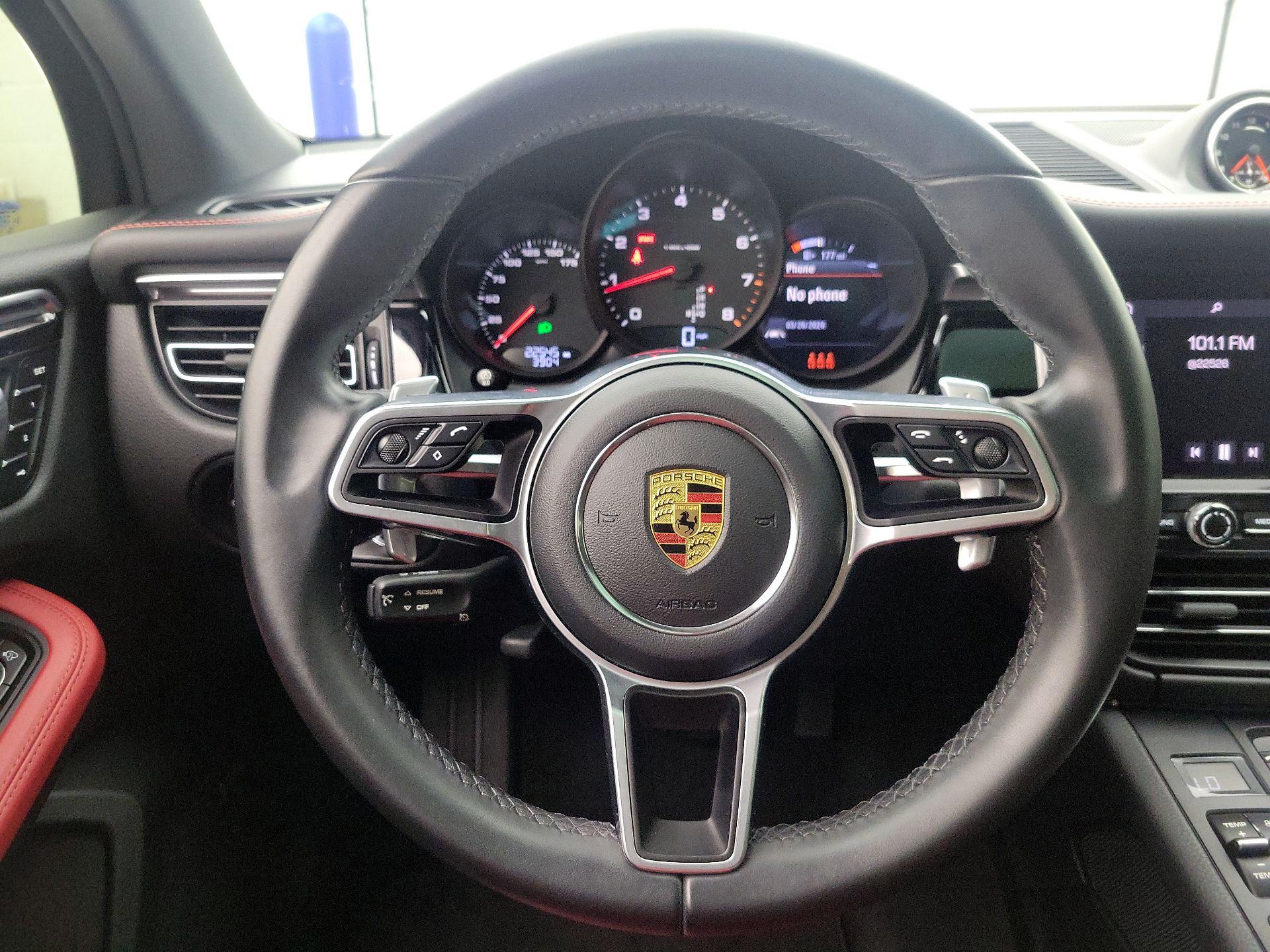 Thumbnail: 2021 Porsche Macan - 10
