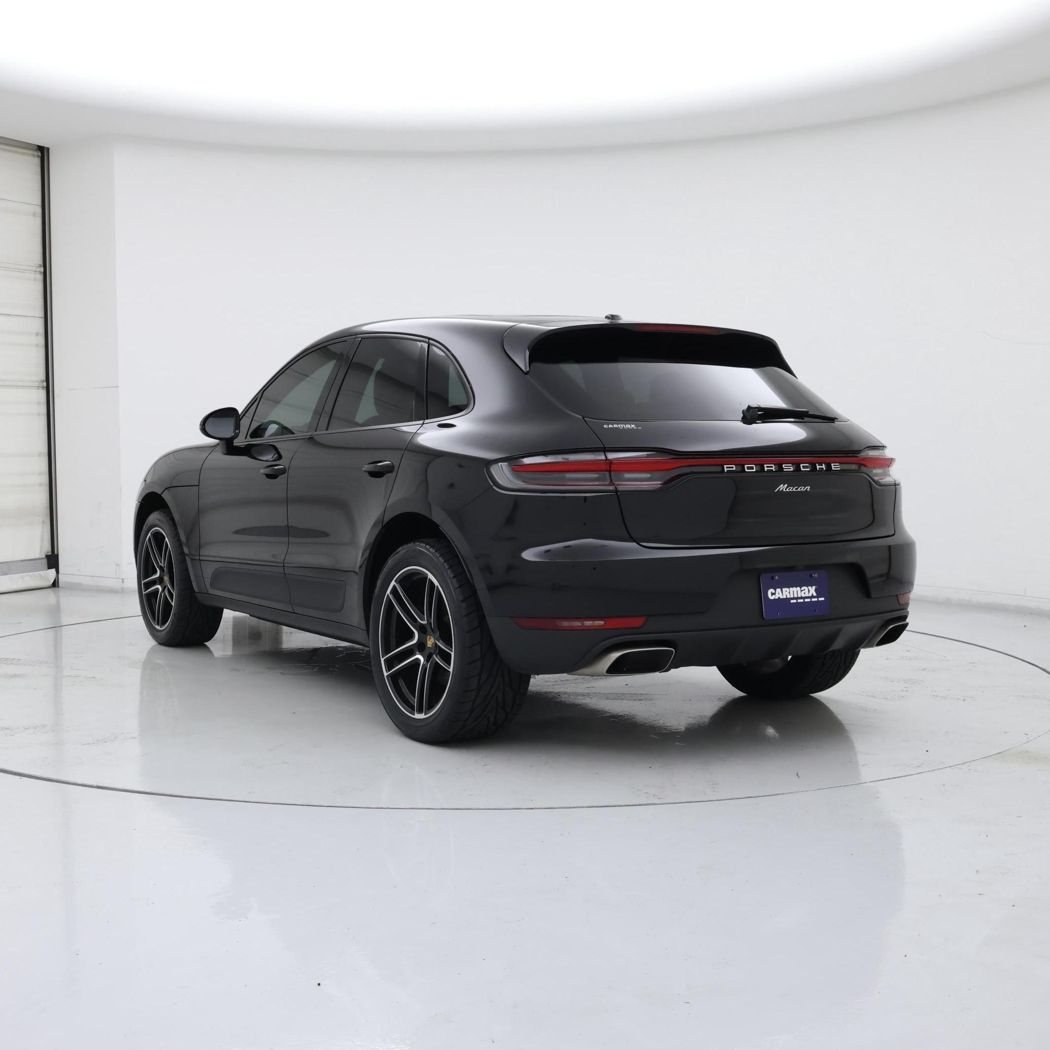 Thumbnail: 2021 Porsche Macan - 2