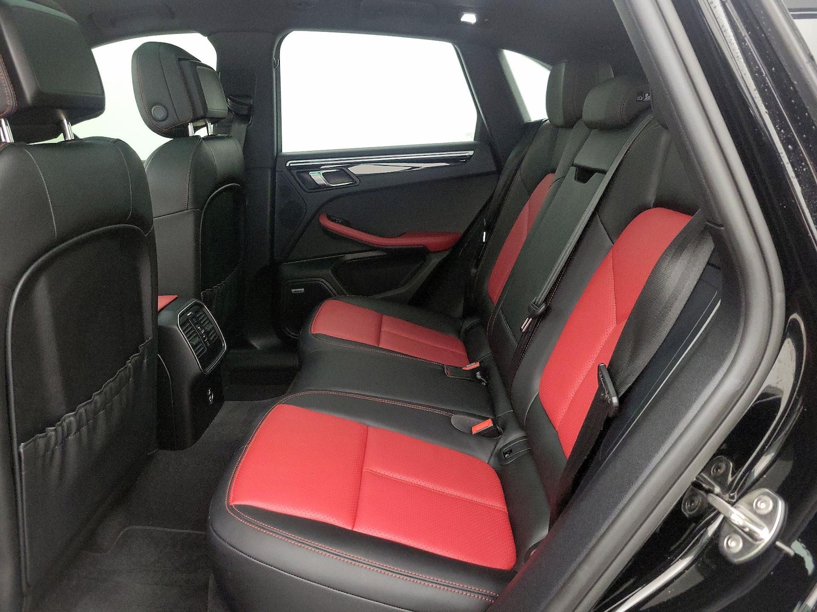2021 Porsche Macan Base - Photo 22