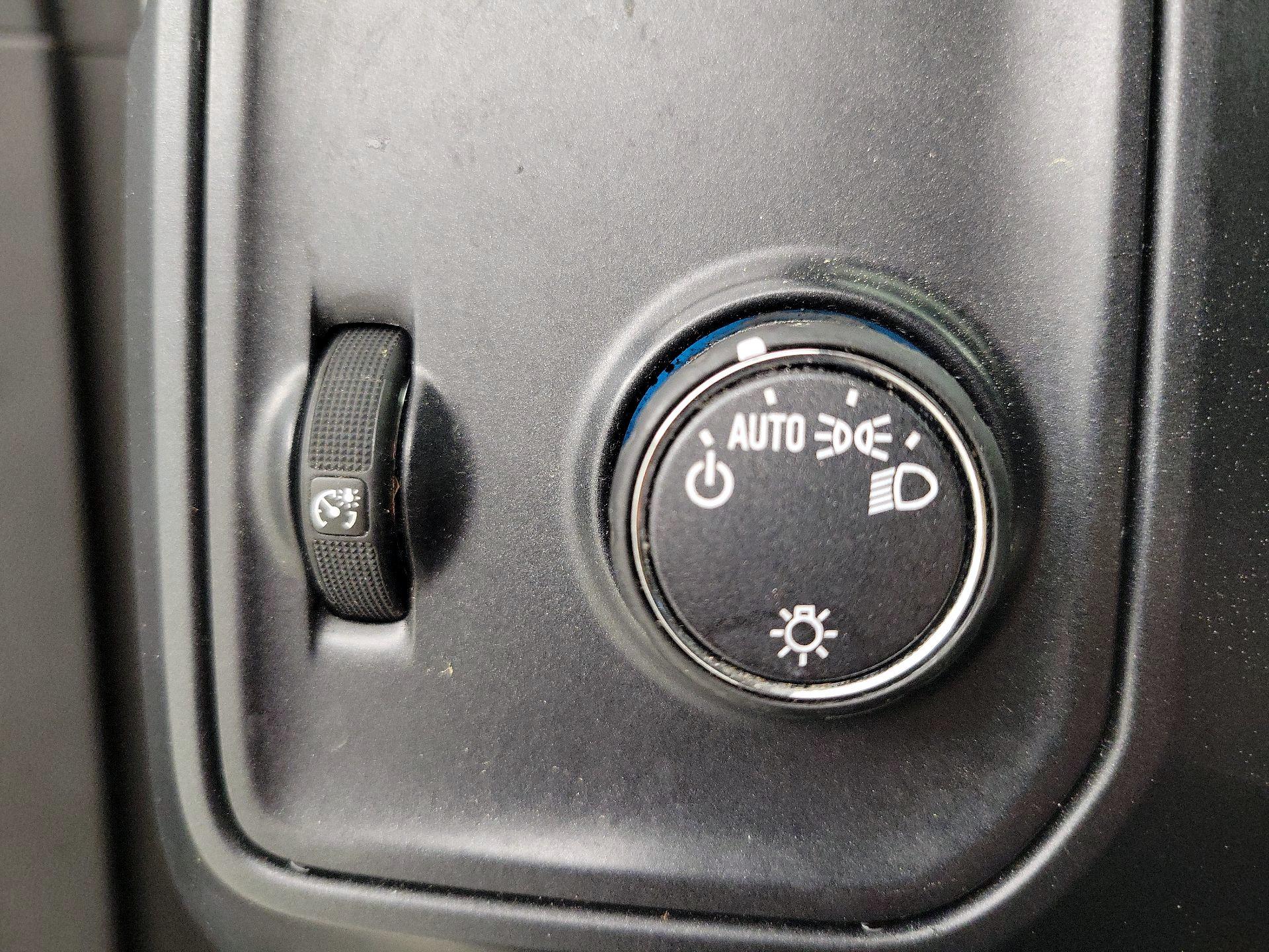 Thumbnail: 2017 Chevrolet Silverado 1500 - 13