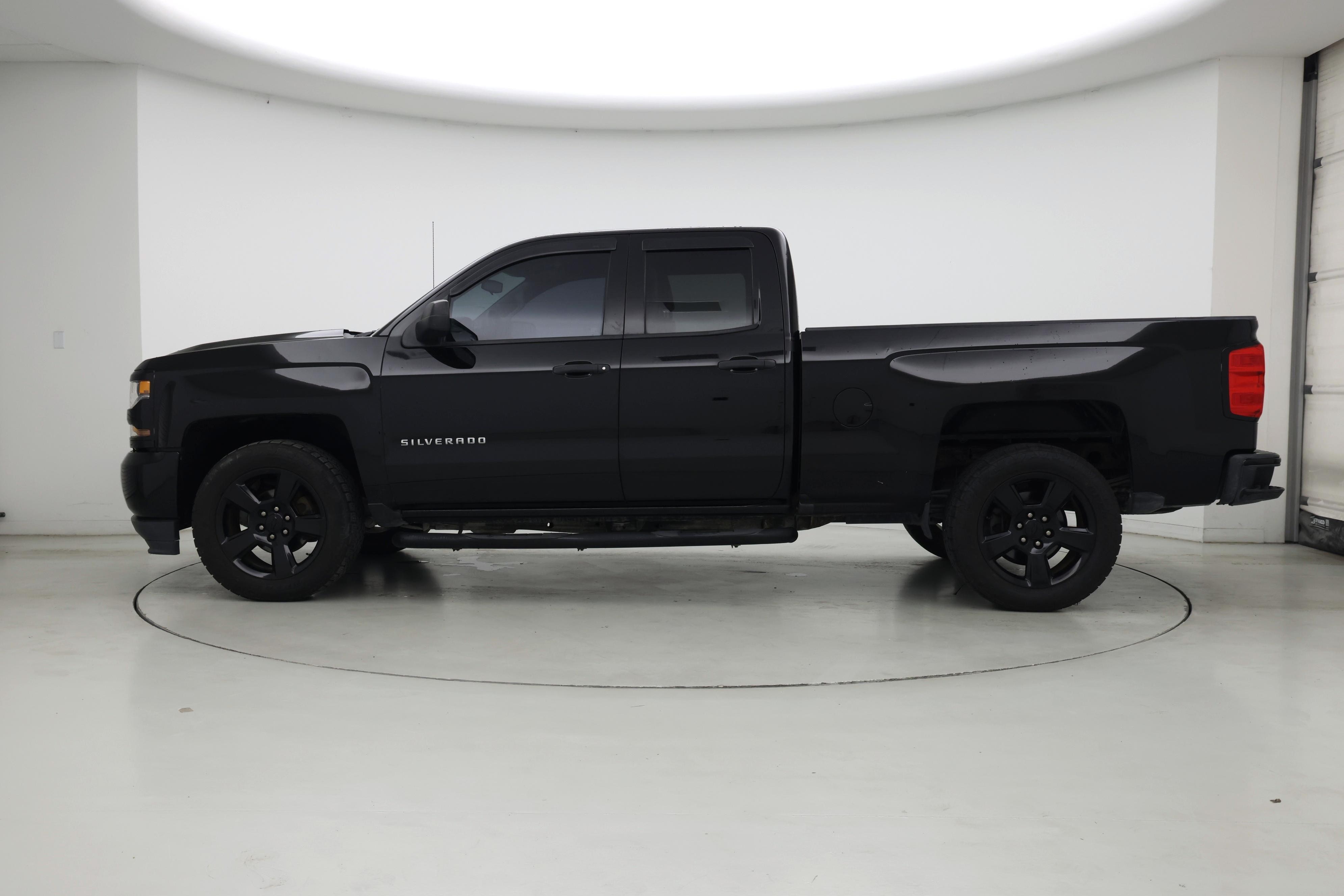 Thumbnail: 2017 Chevrolet Silverado 1500 - 3