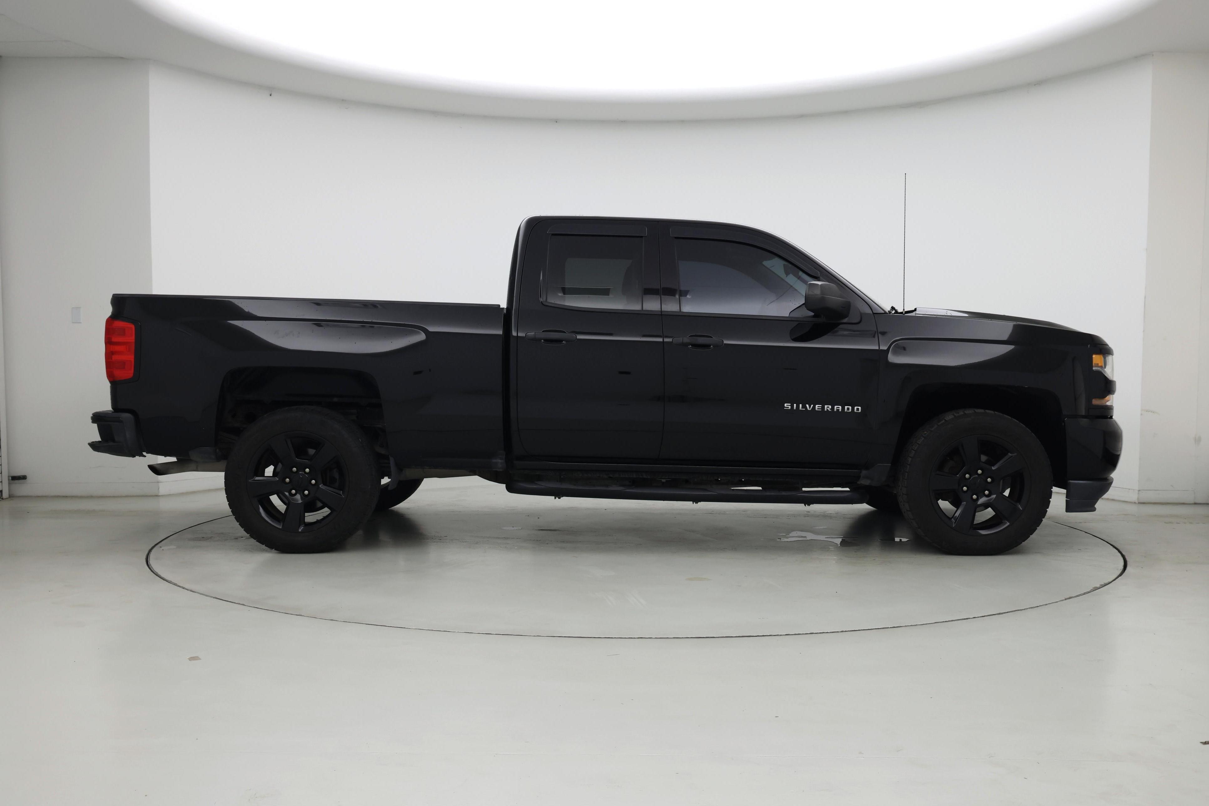 Thumbnail: 2017 Chevrolet Silverado 1500 - 7