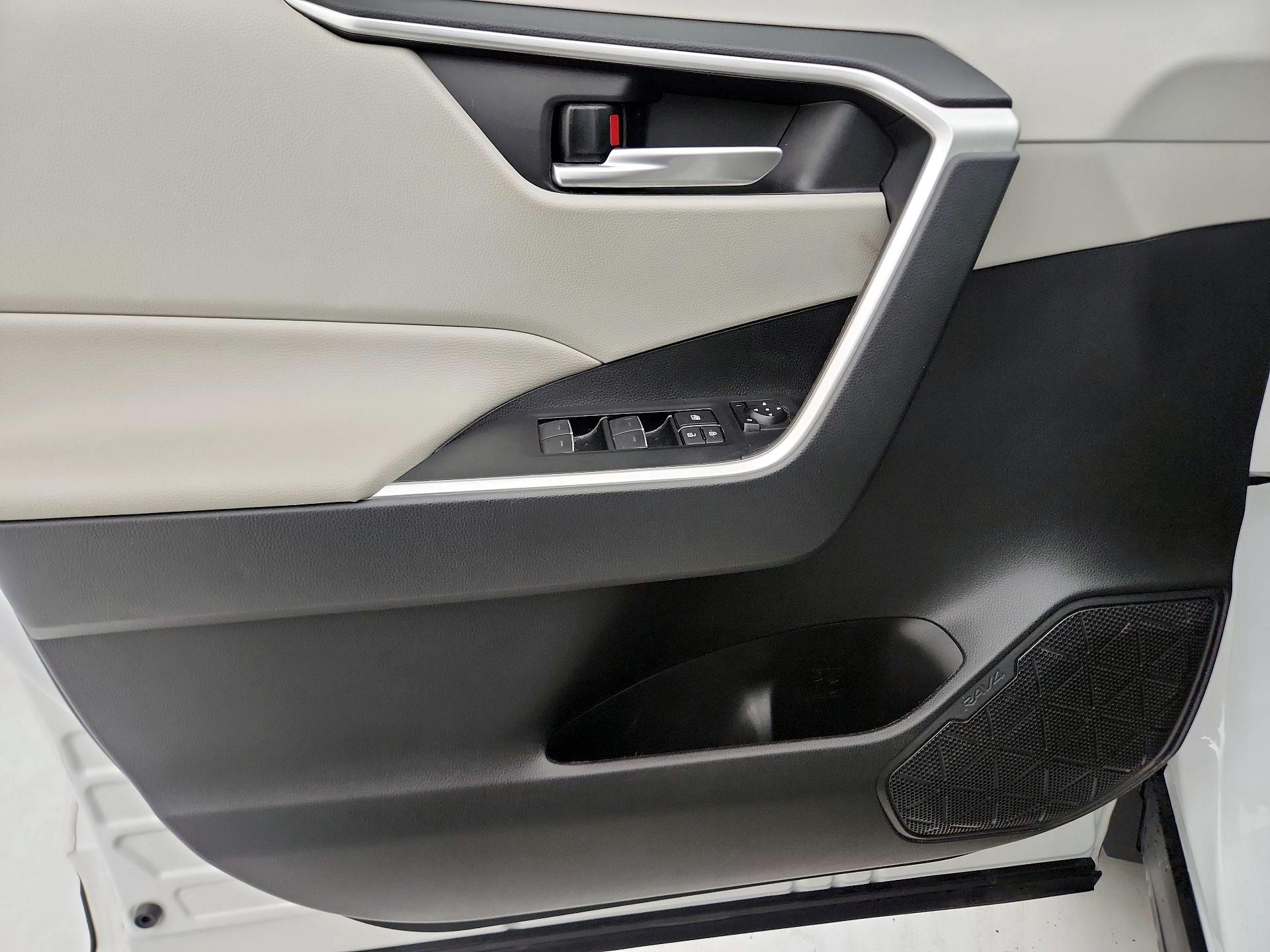 Thumbnail: 2023 Toyota RAV4 - 12