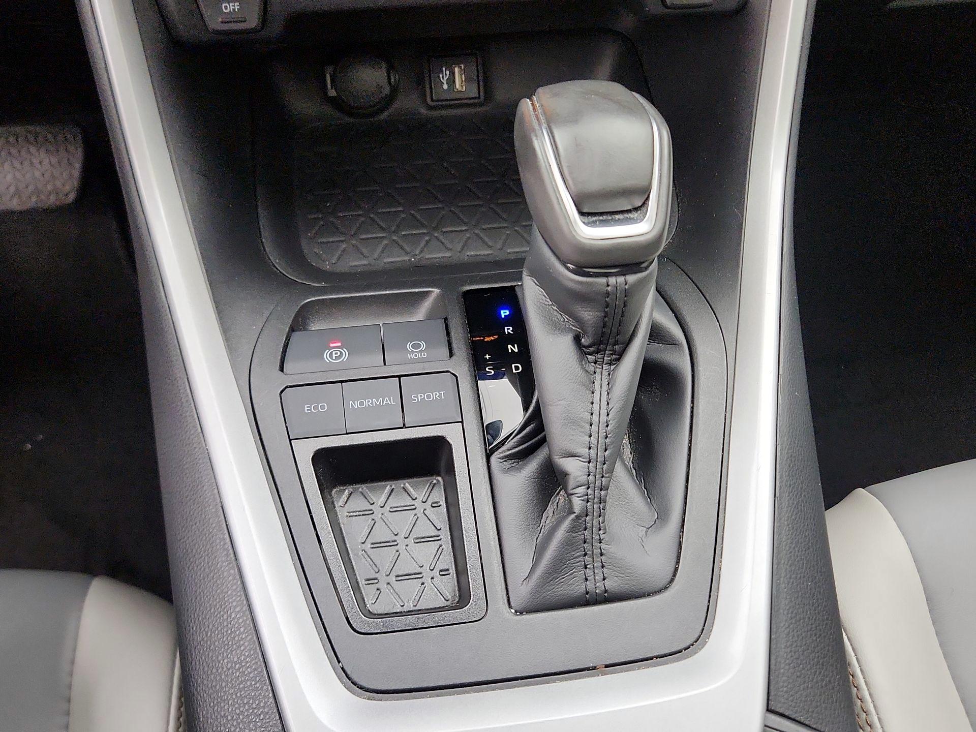 Thumbnail: 2023 Toyota RAV4 - 18