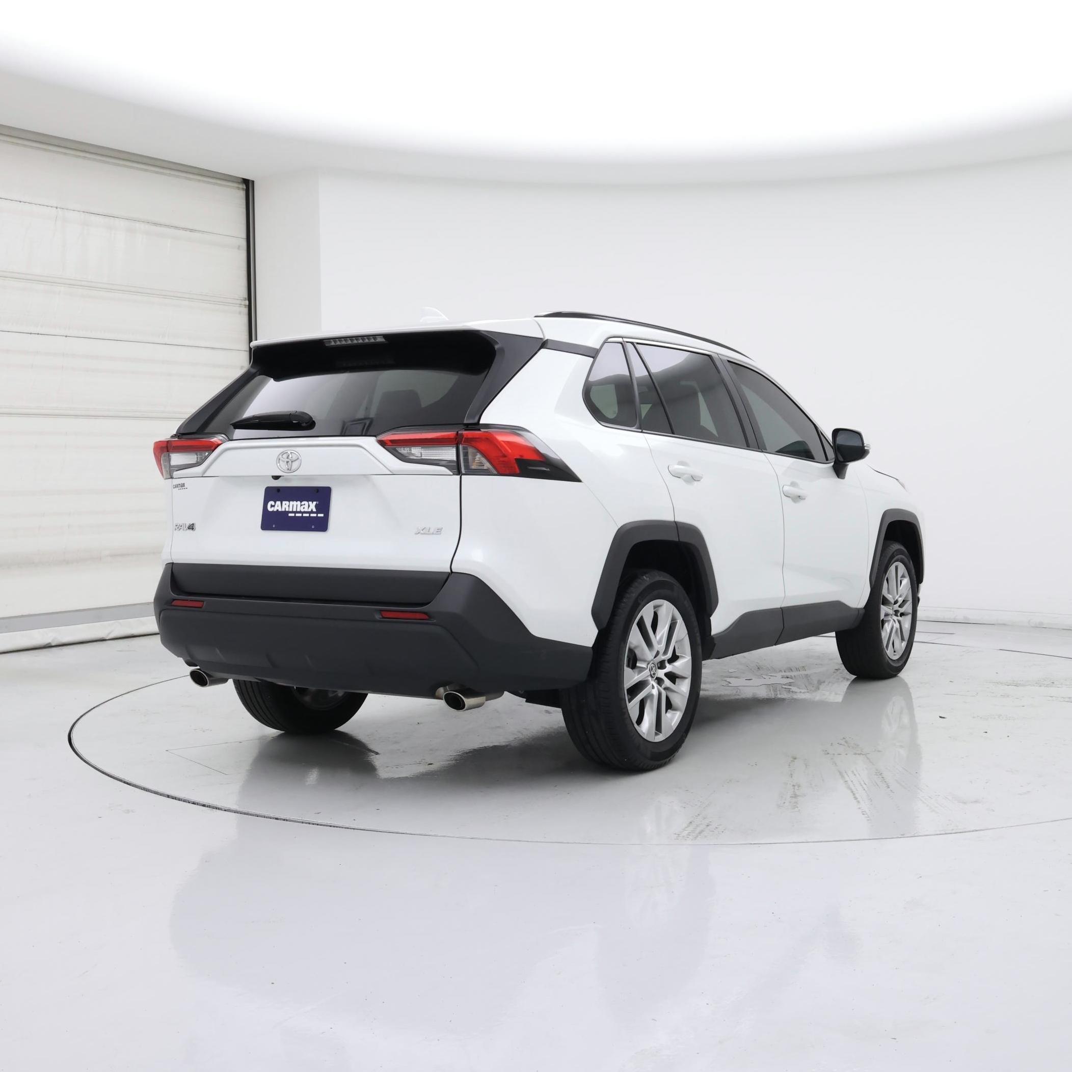 Thumbnail: 2023 Toyota RAV4 - 8