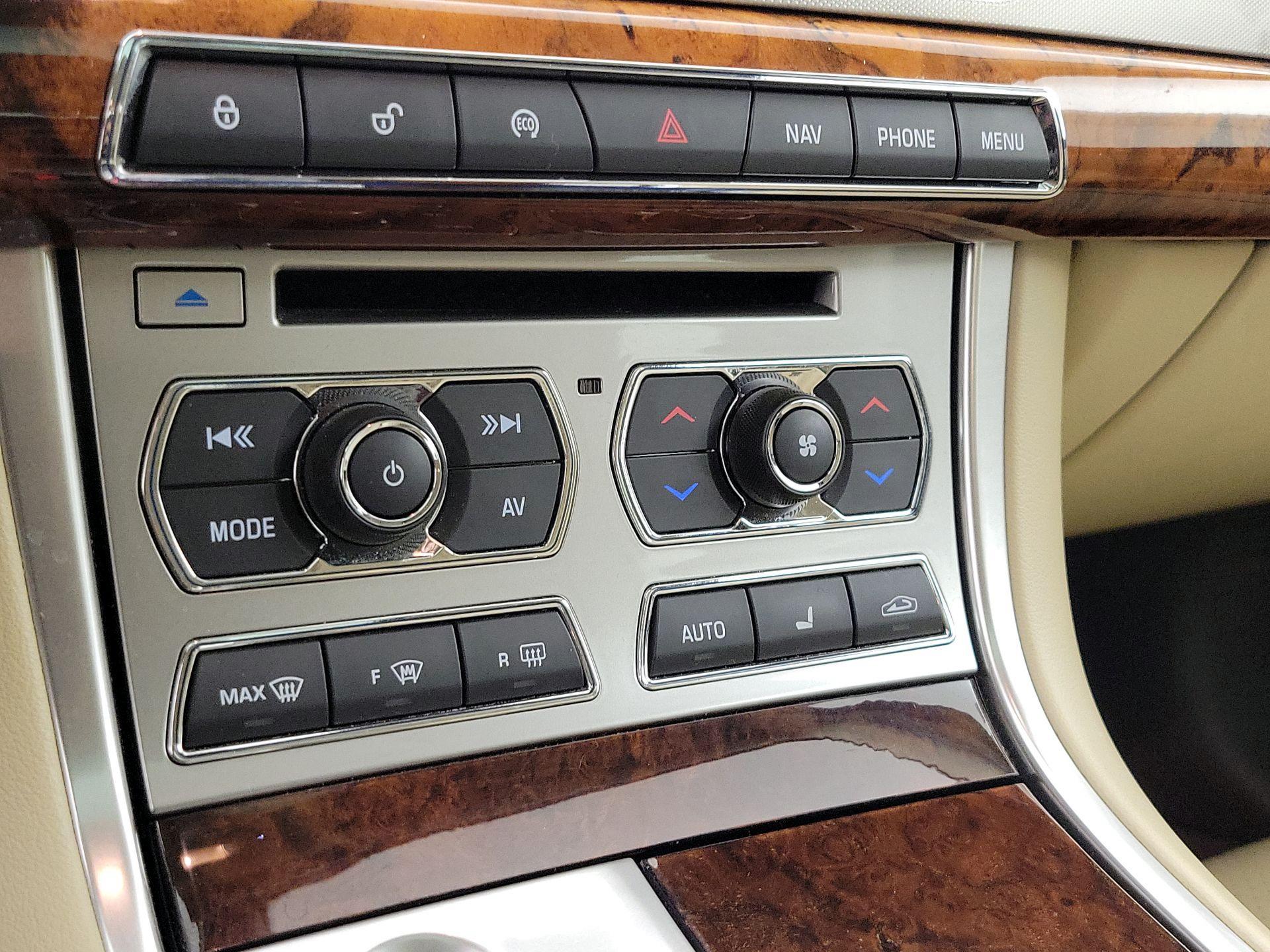 Thumbnail: 2015 Jaguar XF - 17