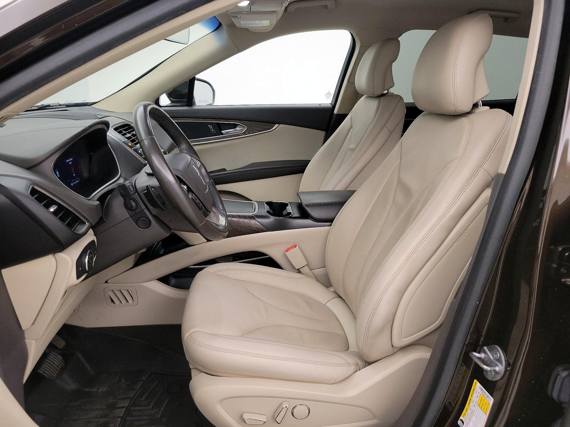 Thumbnail: 2019 Lincoln Nautilus - 11