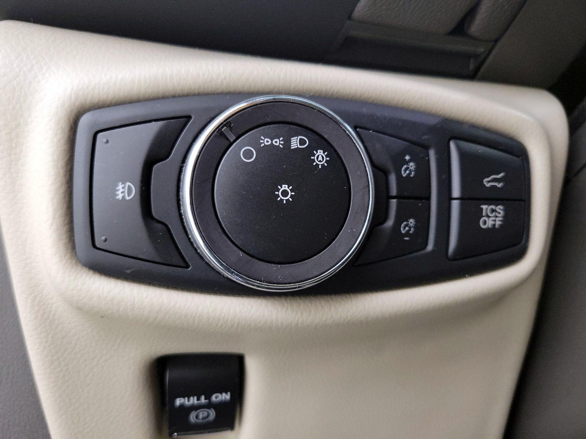 Thumbnail: 2019 Lincoln Nautilus - 13