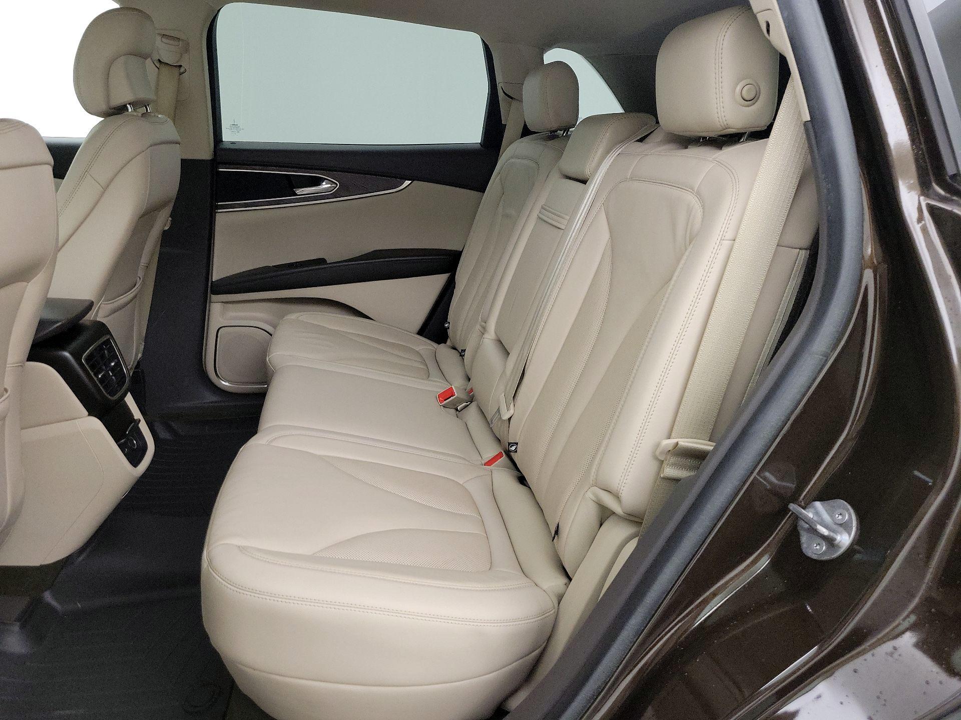 Thumbnail: 2019 Lincoln Nautilus - 20