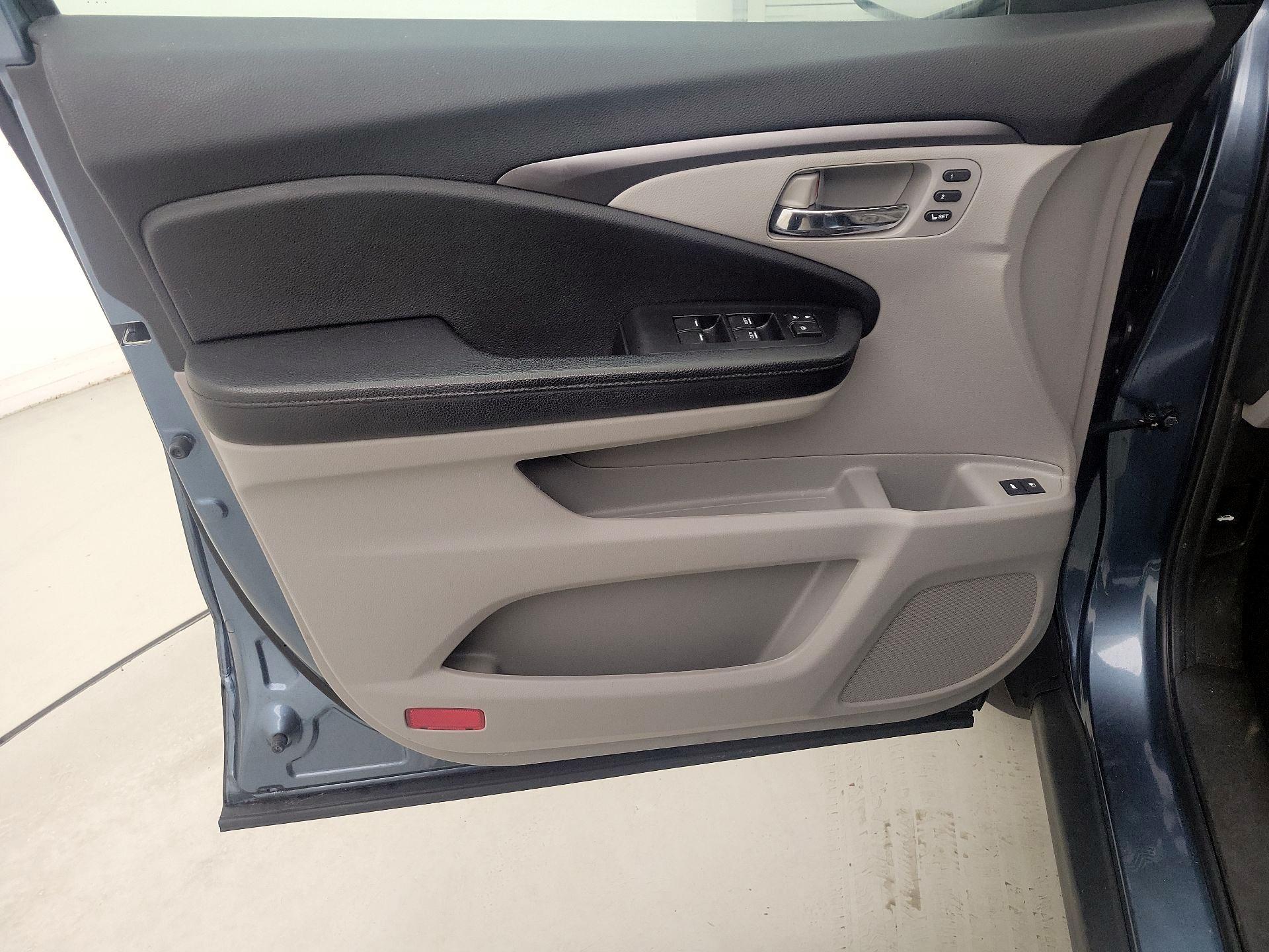 Thumbnail: 2020 Honda Pilot - 12