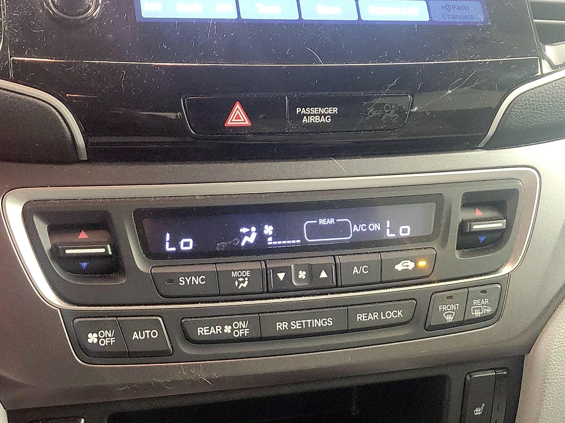 Thumbnail: 2020 Honda Pilot - 16