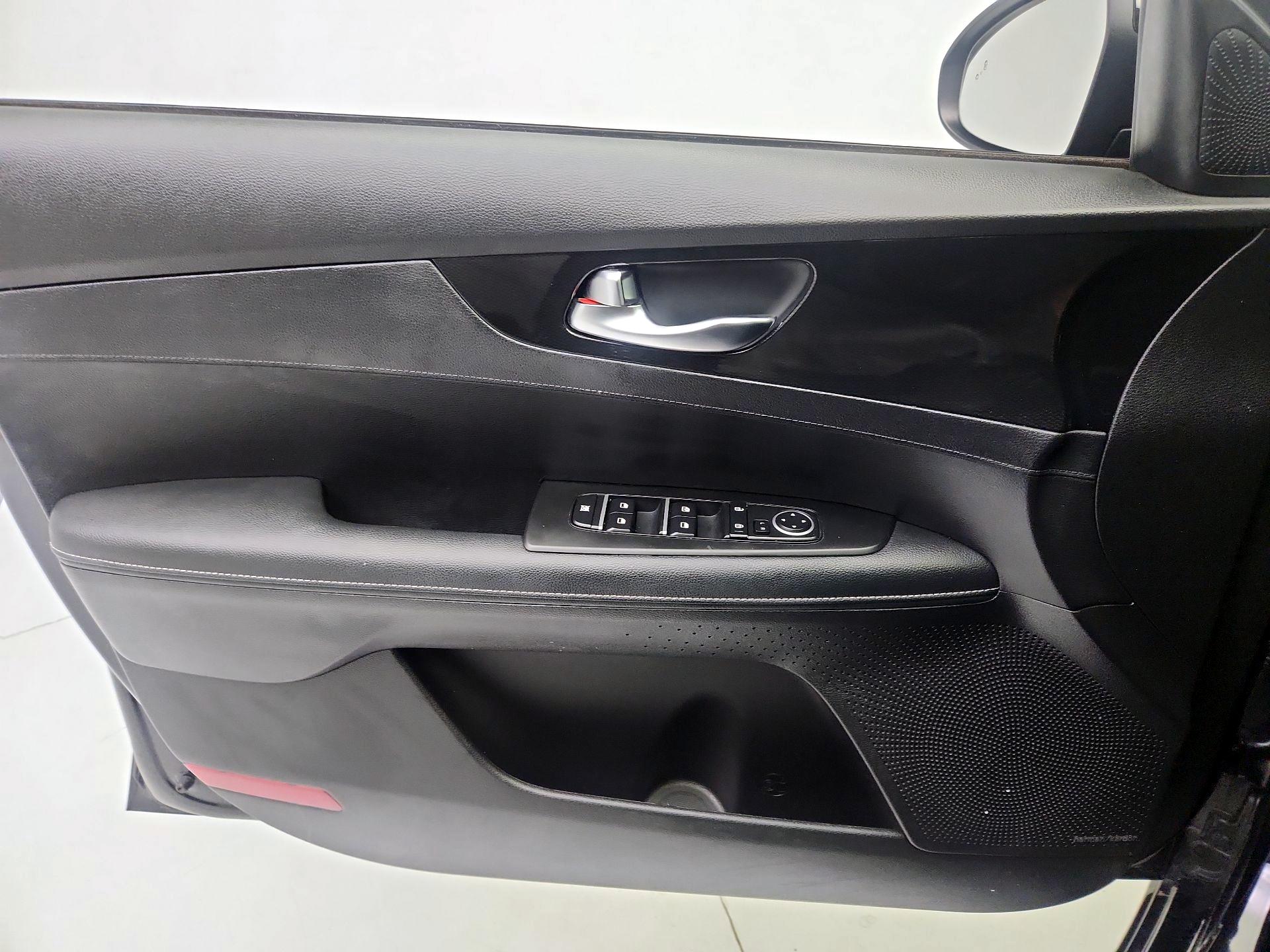 Thumbnail: 2023 Kia Forte - 12