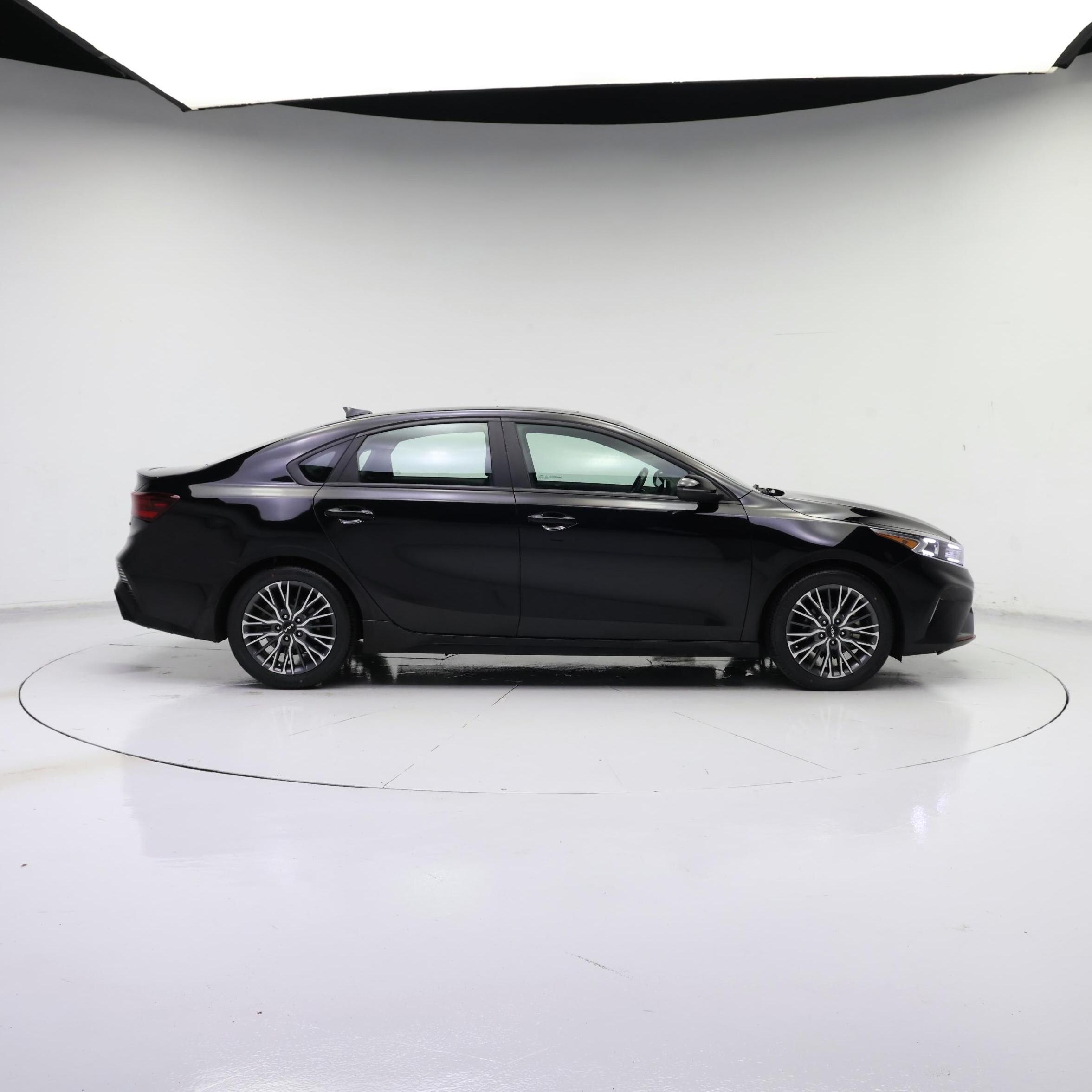 Thumbnail: 2023 Kia Forte - 7