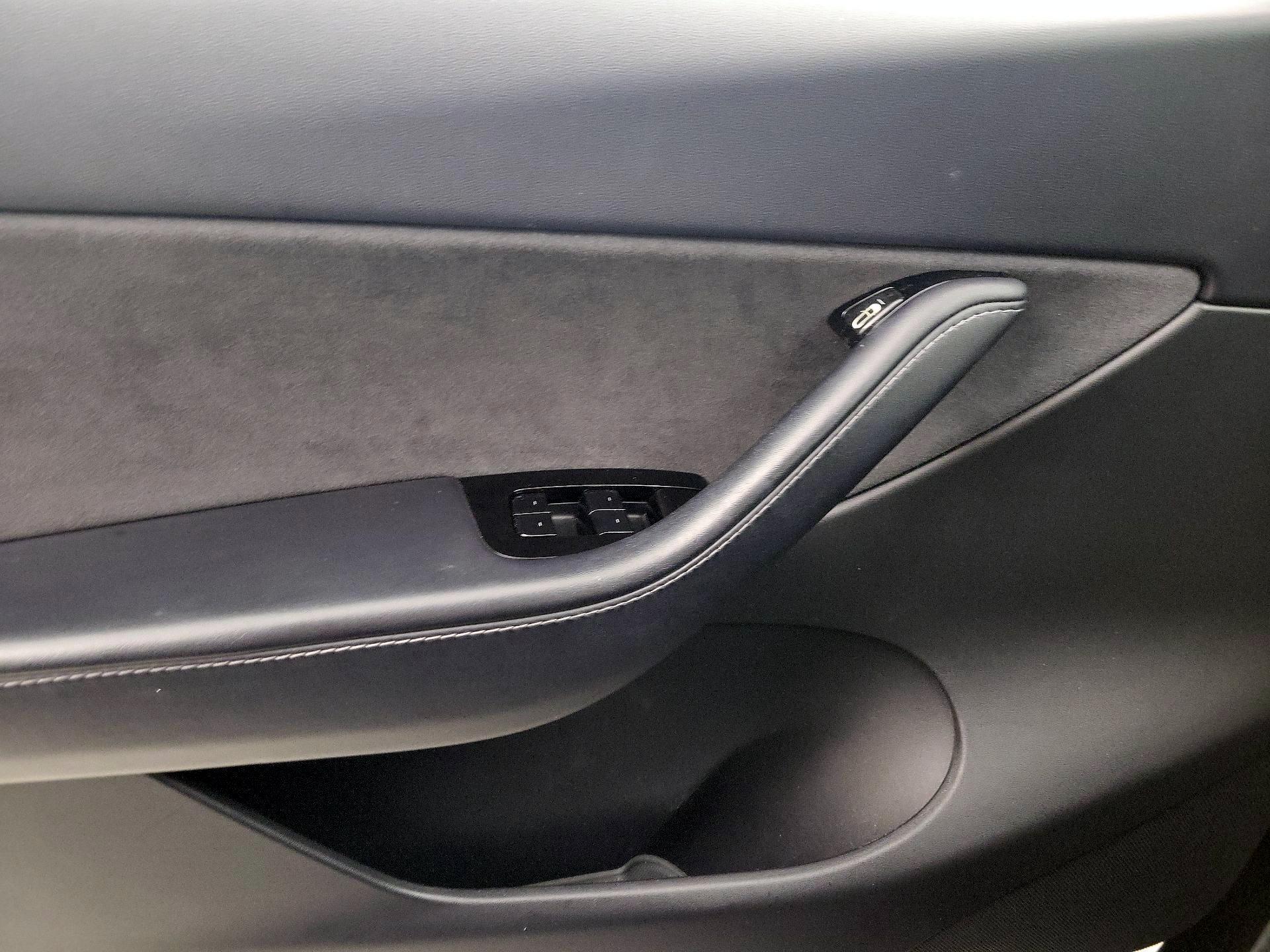 Thumbnail: 2020 Tesla Model Y - 12