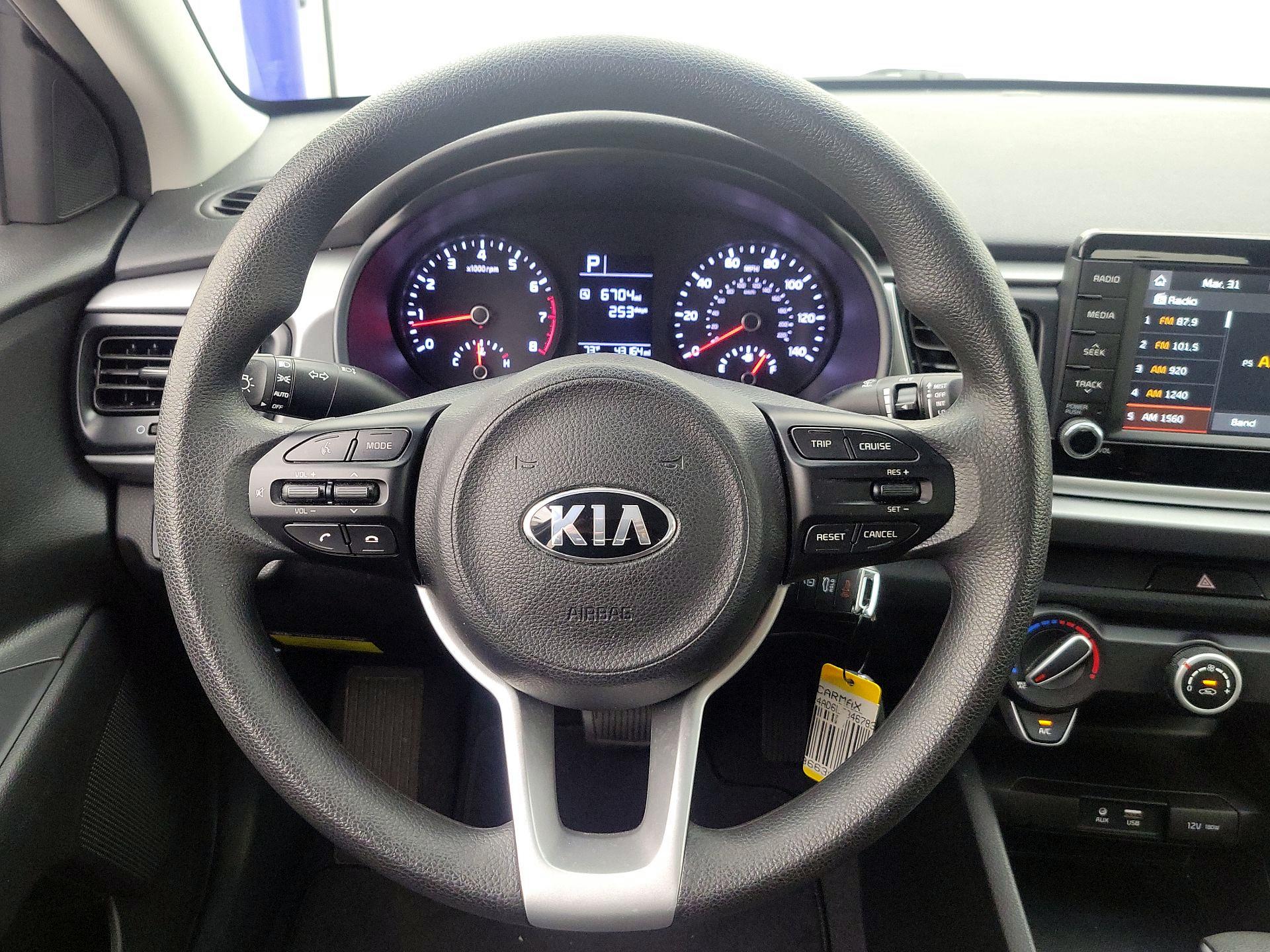 Thumbnail: 2020 Kia Rio - 10