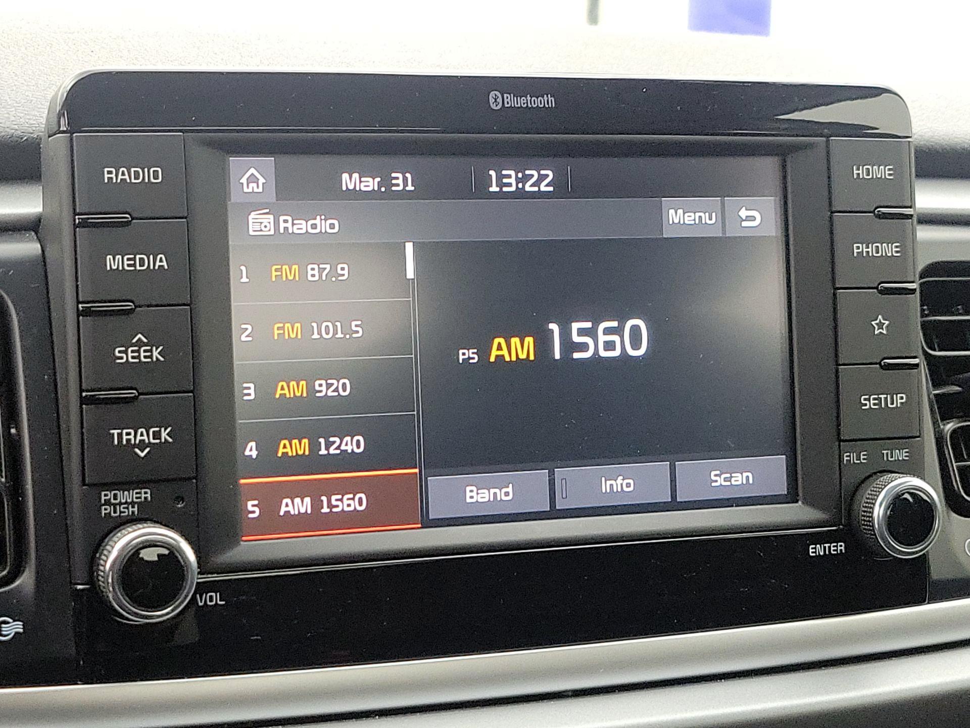 Thumbnail: 2020 Kia Rio - 15