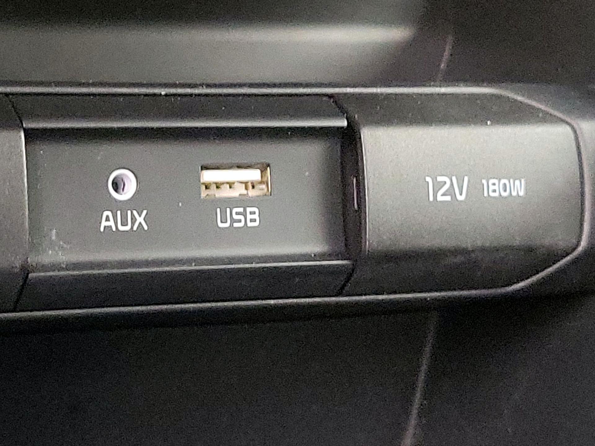 Thumbnail: 2020 Kia Rio - 18