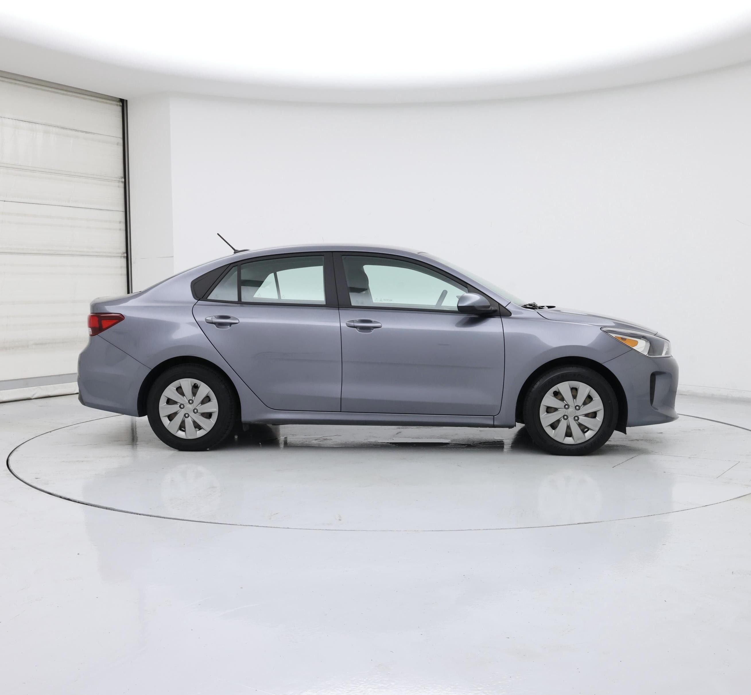 Thumbnail: 2020 Kia Rio - 7