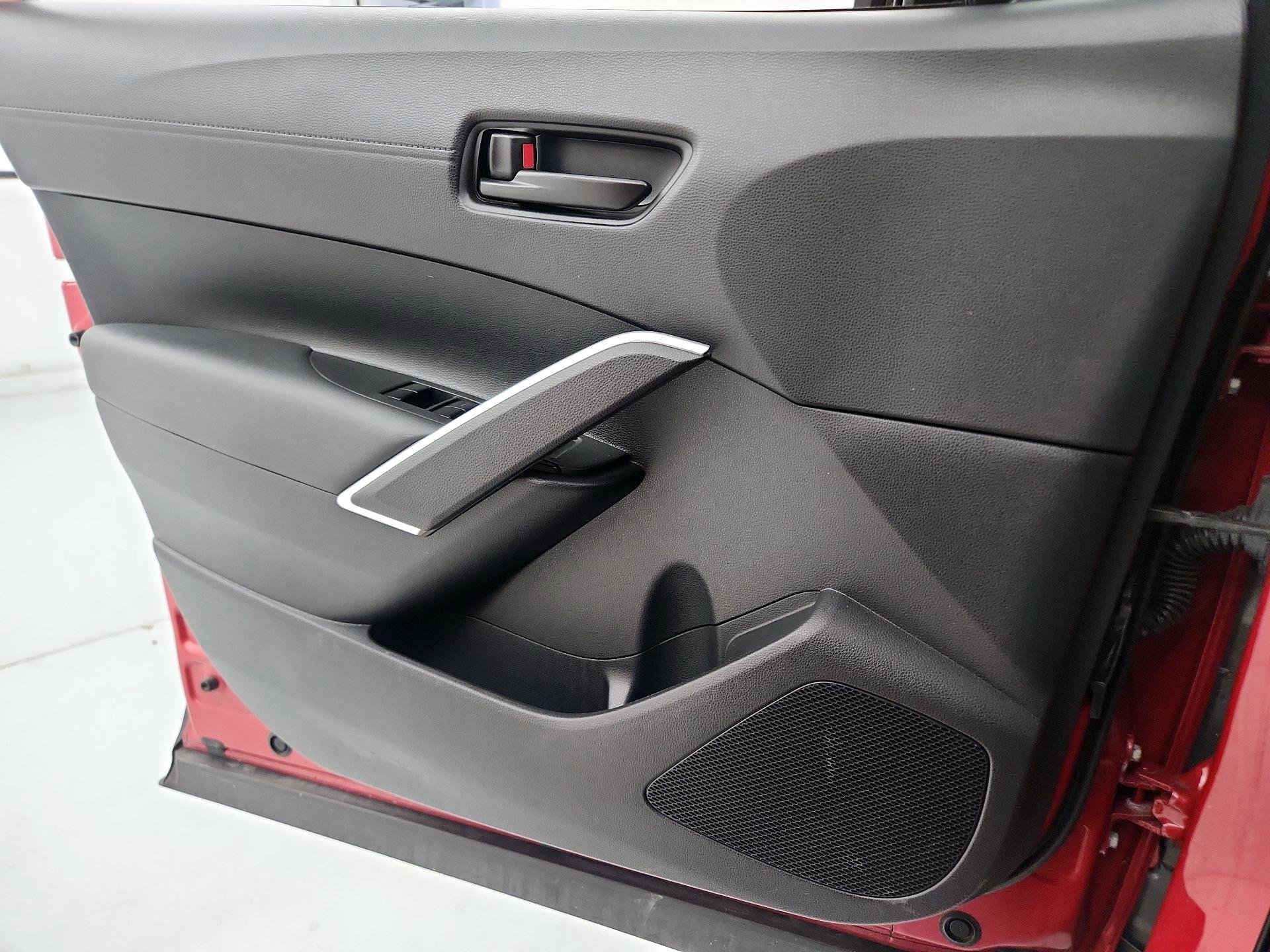 Thumbnail: 2022 Toyota Corolla Cross - 12