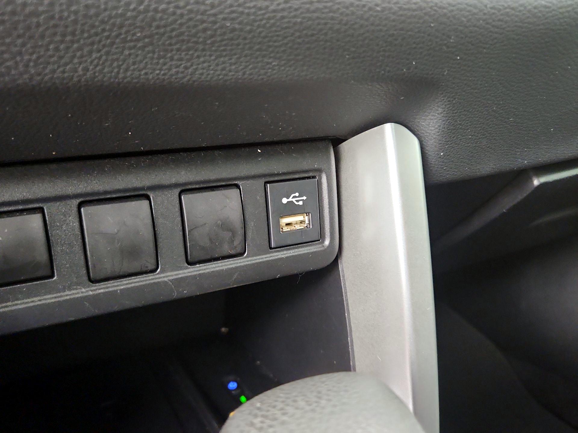 Thumbnail: 2022 Toyota Corolla Cross - 18