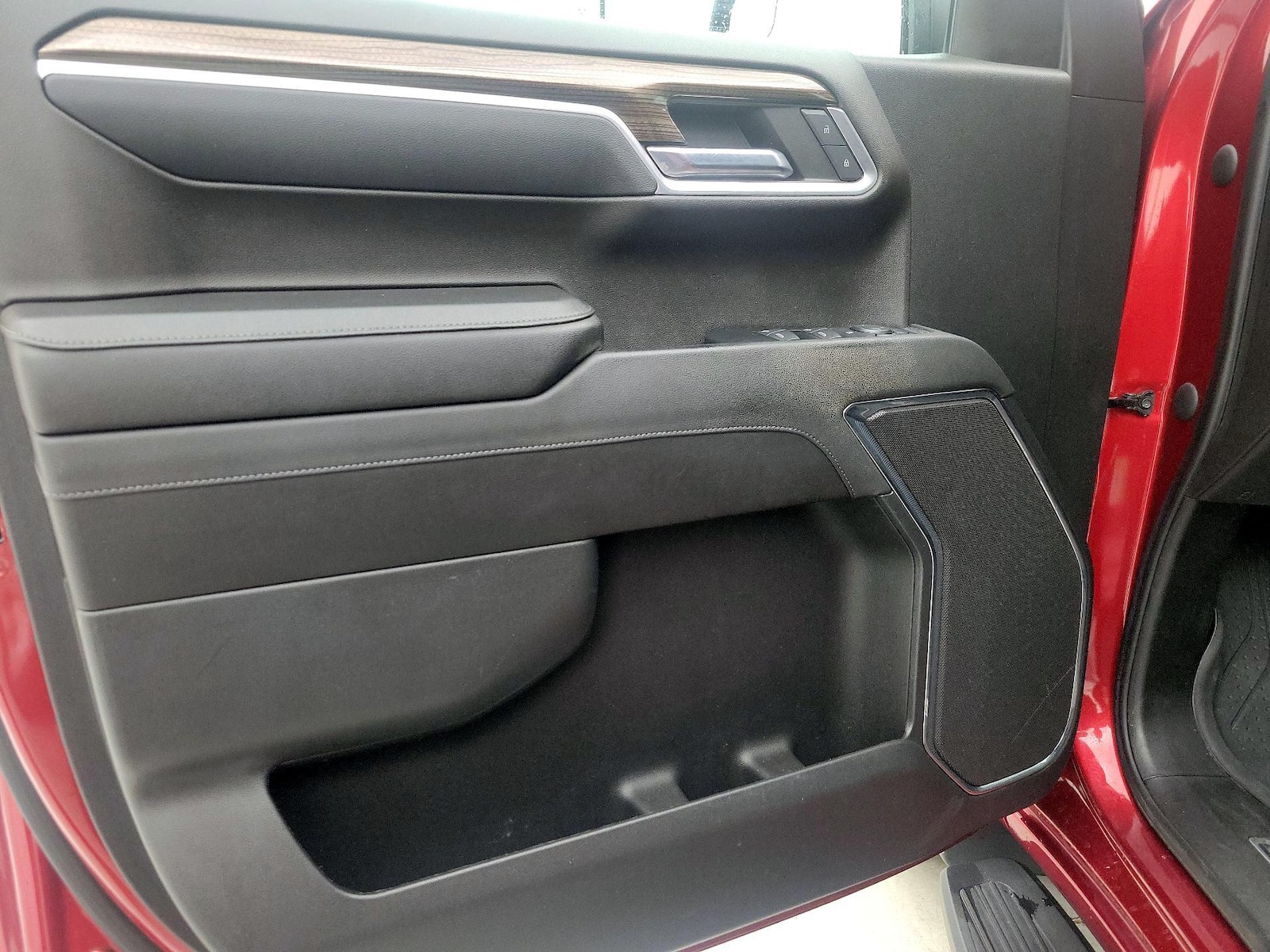 2023 Chevrolet Silverado 1500 LT - Photo 13
