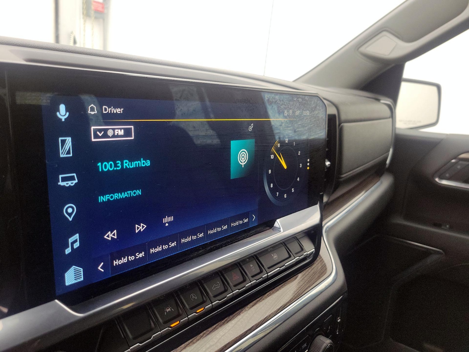 2023 Chevrolet Silverado 1500 LT - Photo 17