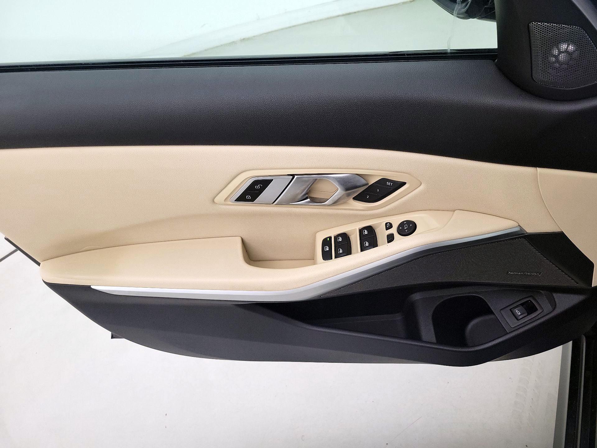 Thumbnail: 2019 BMW 3 Series - 12