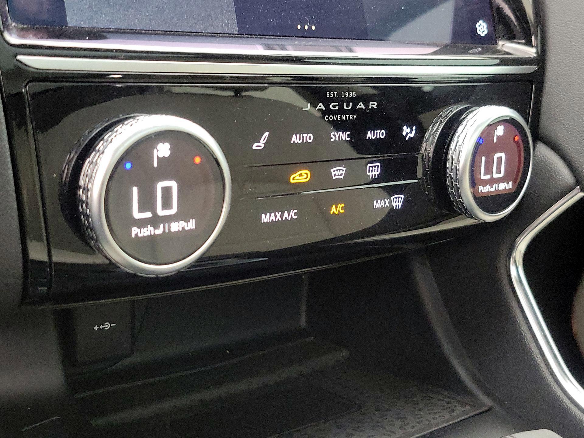 Thumbnail: 2023 Jaguar E-Pace - 17