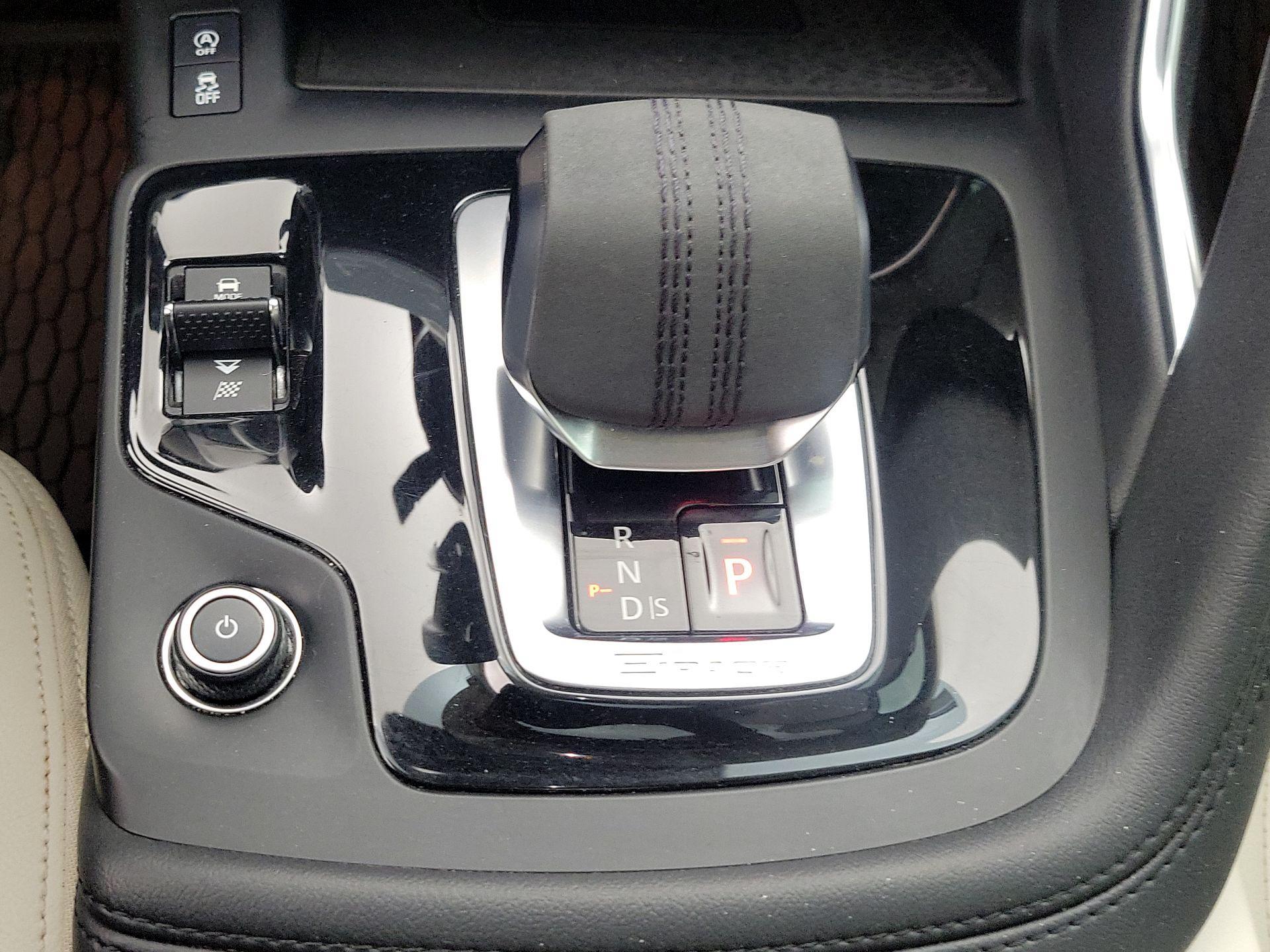 Thumbnail: 2023 Jaguar E-Pace - 18