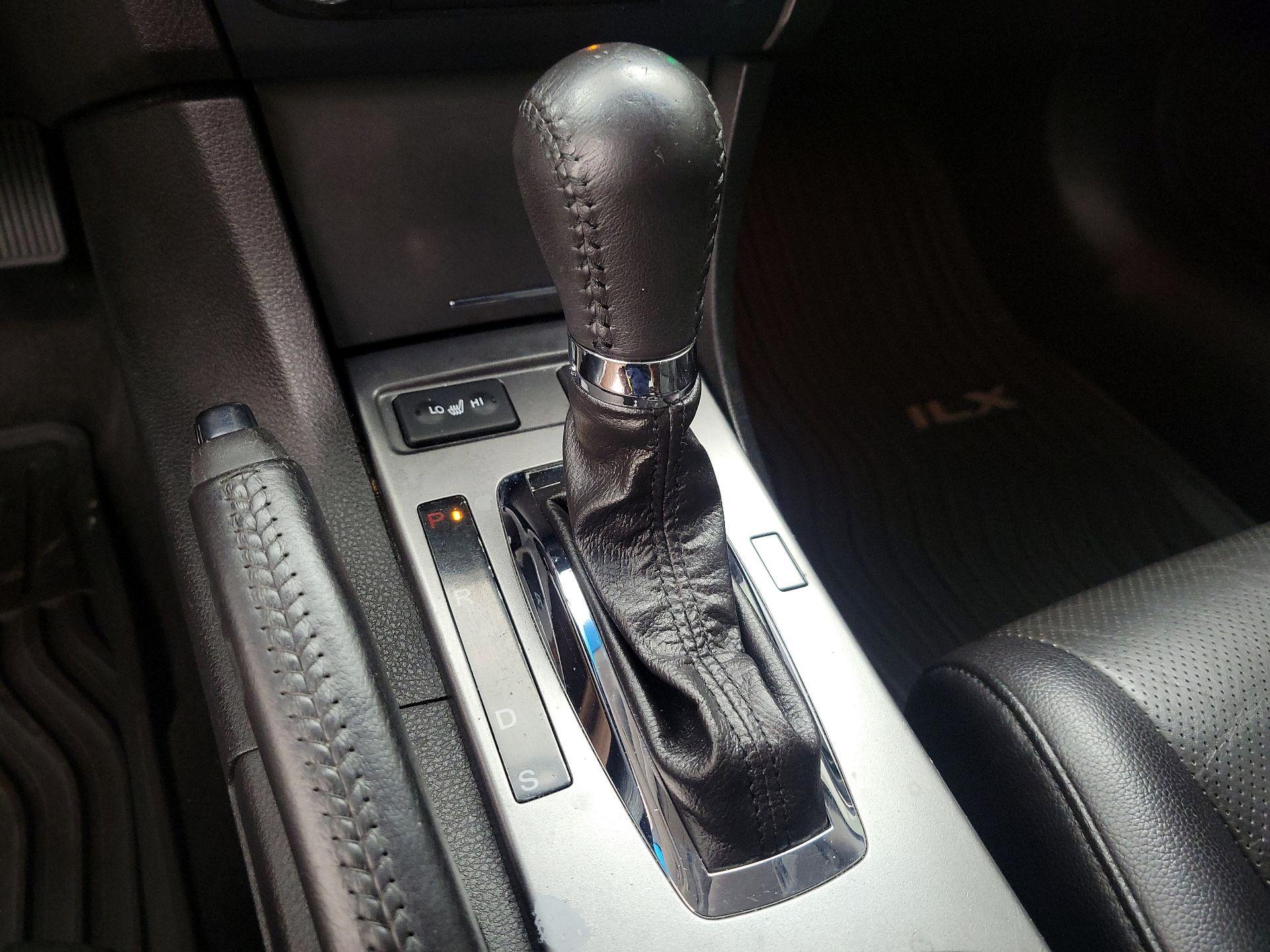 Thumbnail: 2015 Acura ILX - 17