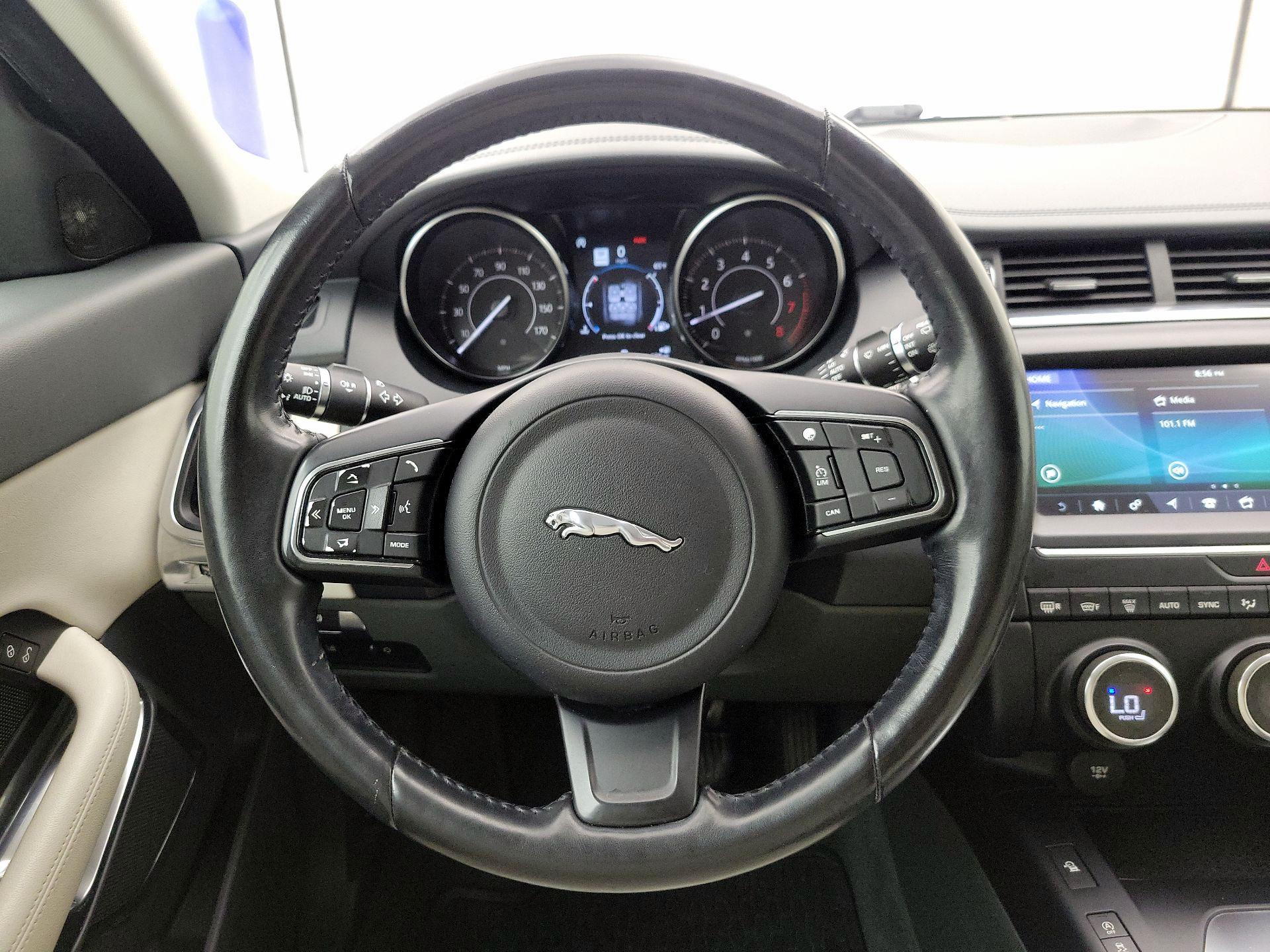 Thumbnail: 2019 Jaguar E-Pace - 10